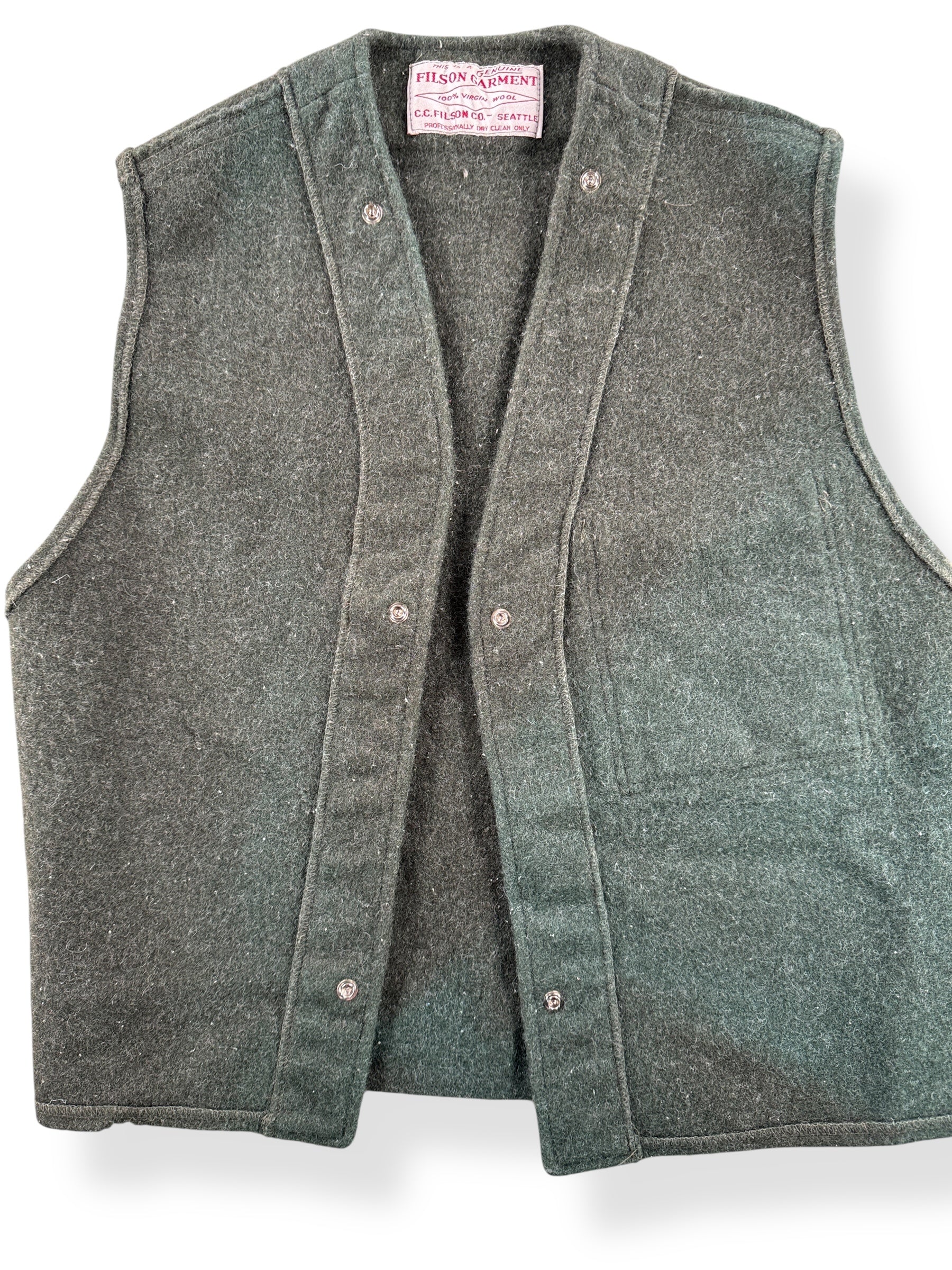 Front Close Up of Vintage Filson Green Mackinaw Liner SZ M