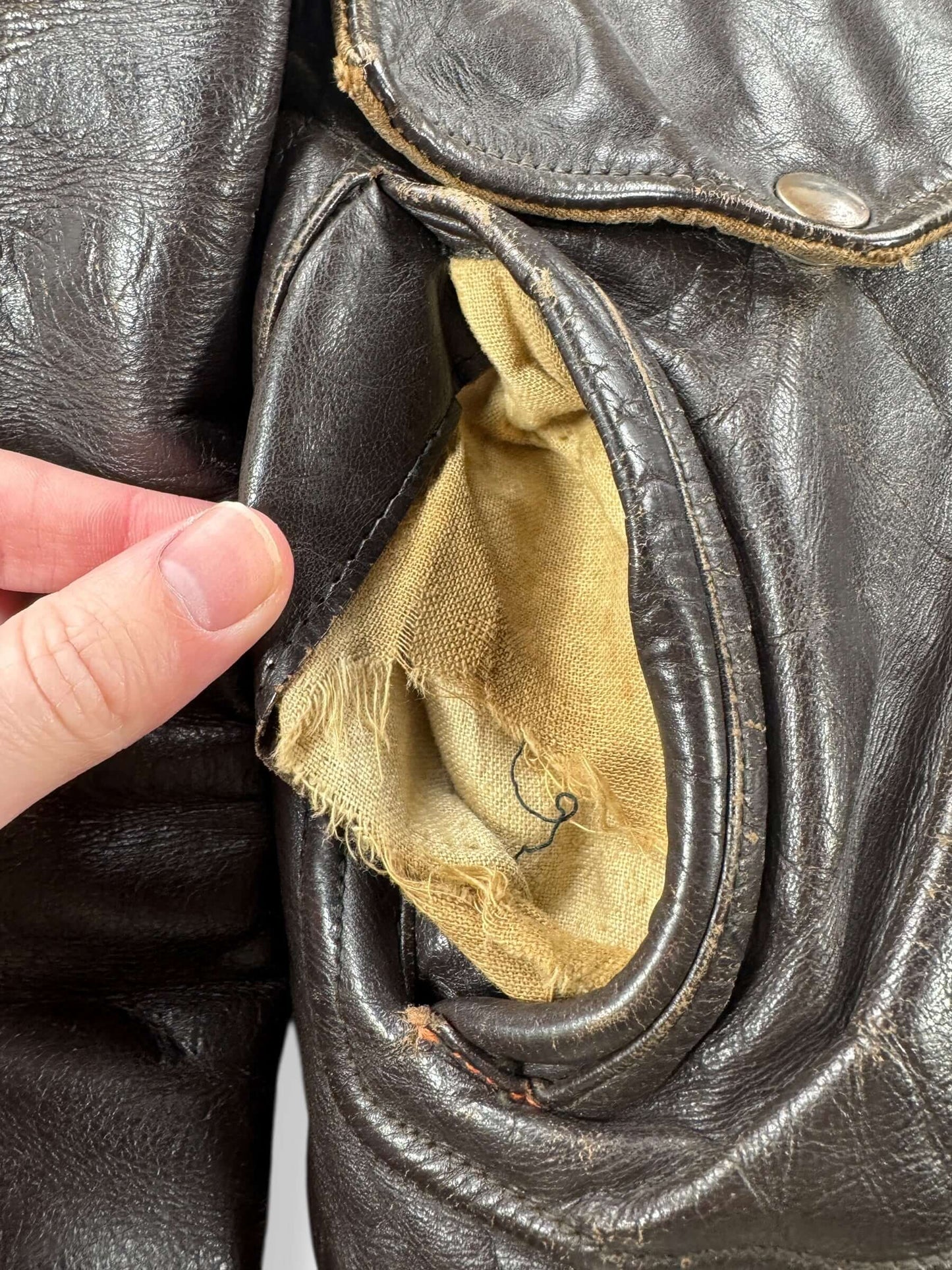 Tear on Inner Pocket on Vintage Leather Bomber Jacket SZ 40 AS IS