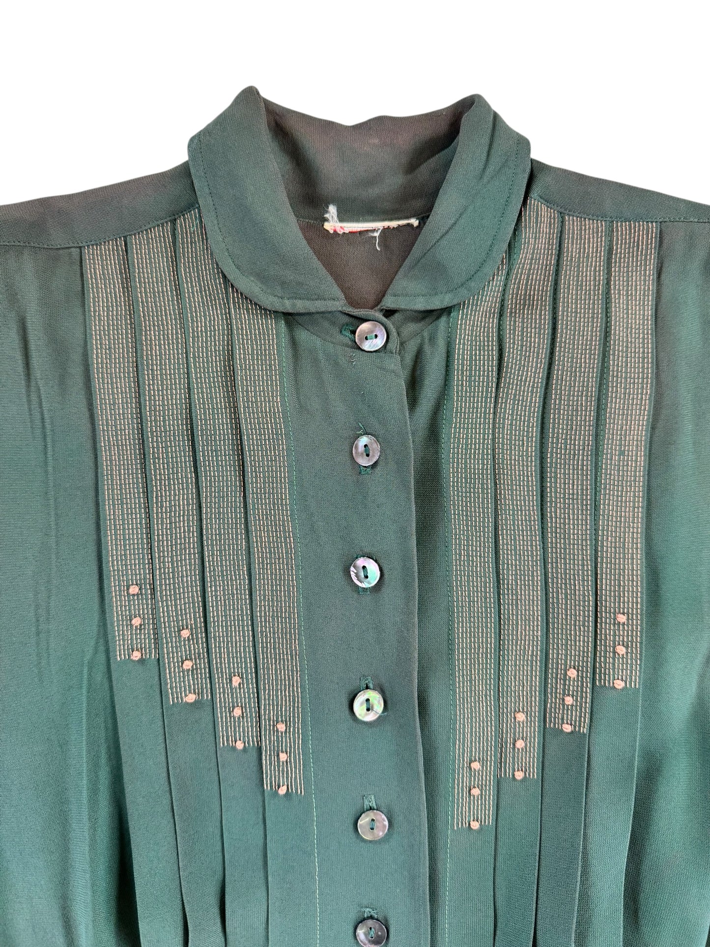 Front chest and collar of 1940s Green Rayon Pleated Dress M