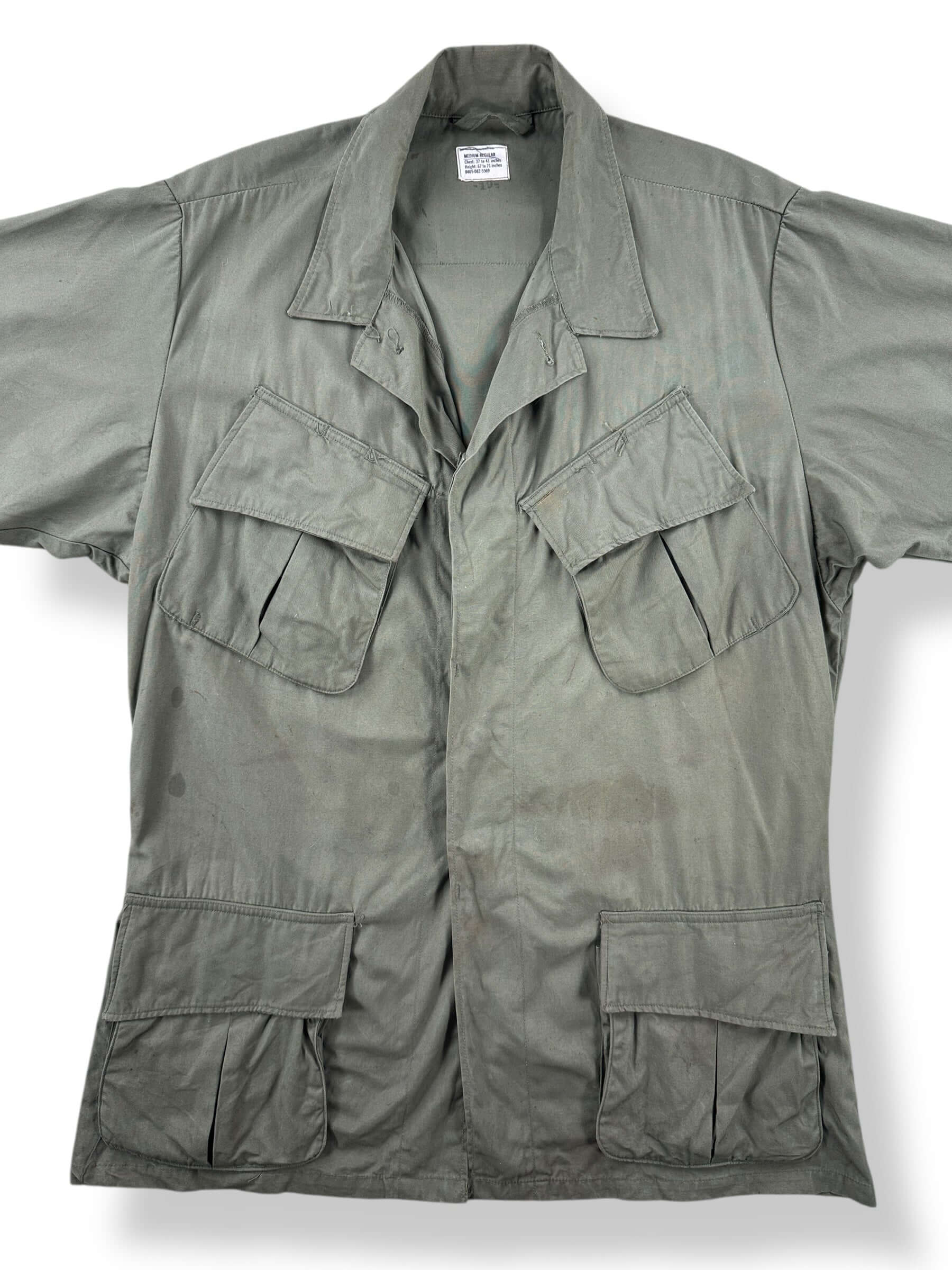 Front Close Up of Vintage Short Sleeve Poplin Jungle Jacket SZ M Regular