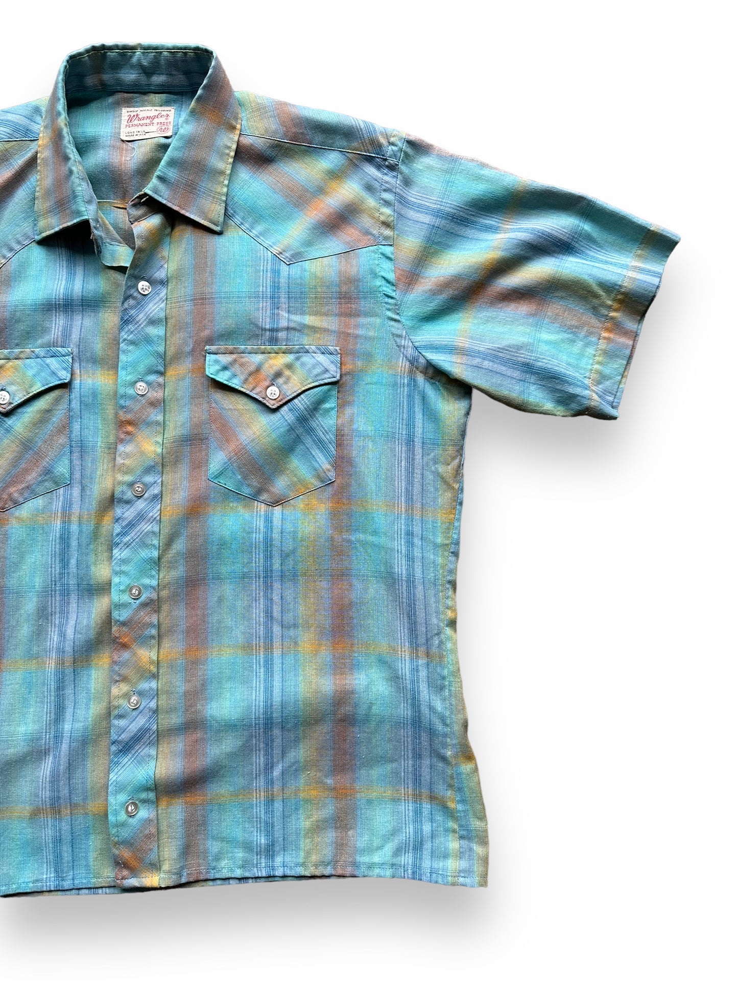 Front Left View of Vintage Wrangler Short Sleeve Western Shirt SZ L | Vintage Pearl Snap Shirt Seattle | Barn Owl Vintage Seattle