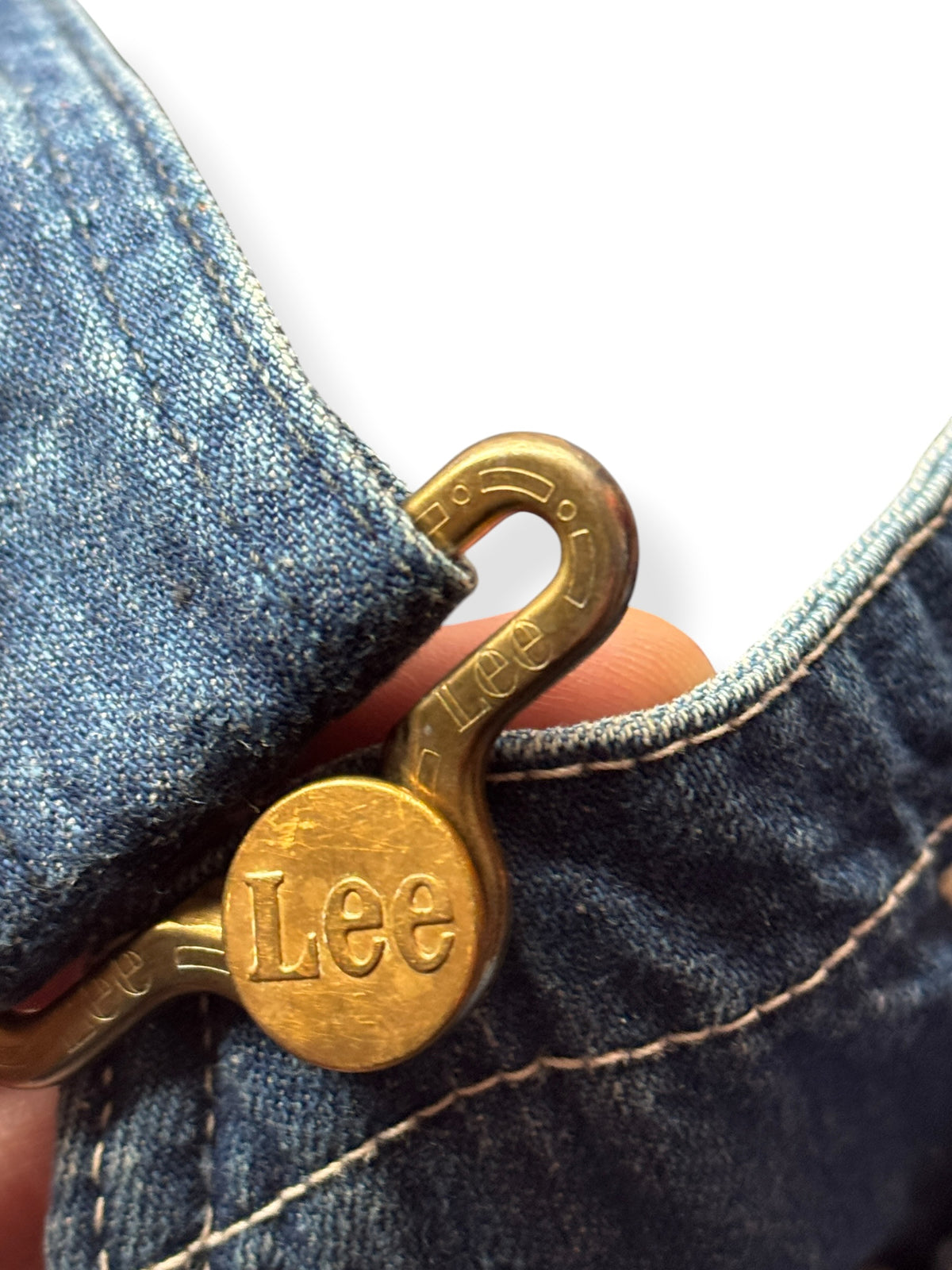 Logos on hardware of Vintage Lee Overalls W33