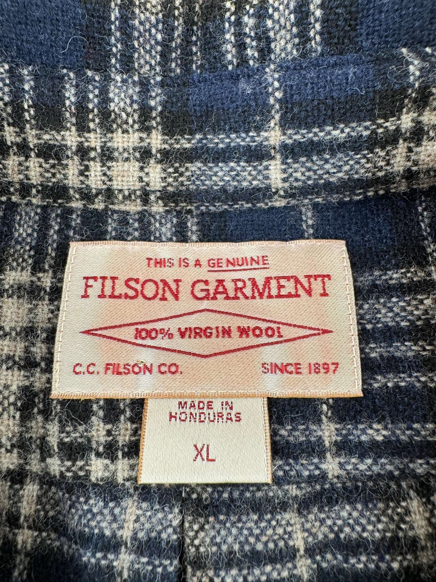 Label on Filson Flannel SZ XL