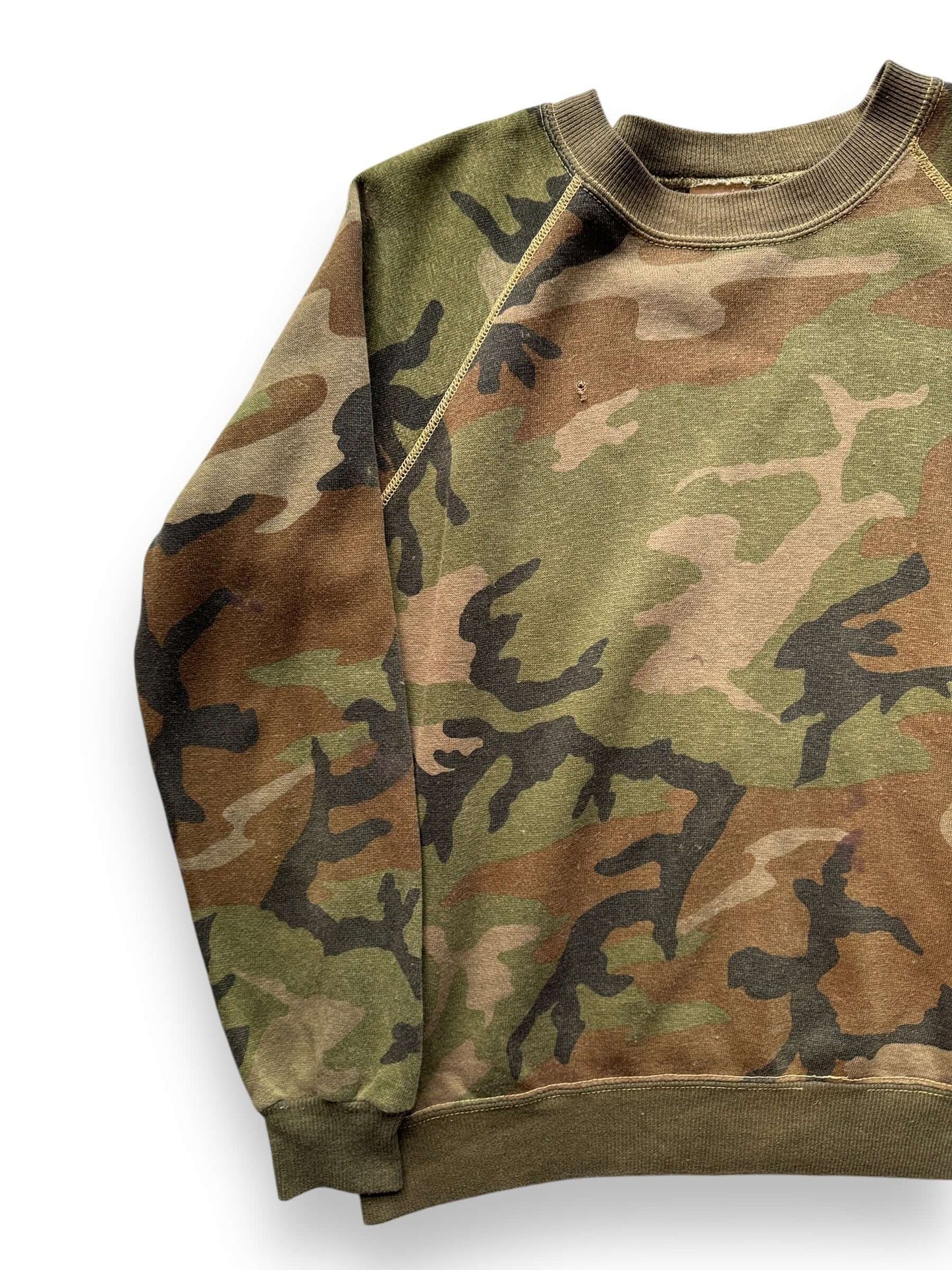 front right of Vintage Basset Walker Camo Crewneck SZ M