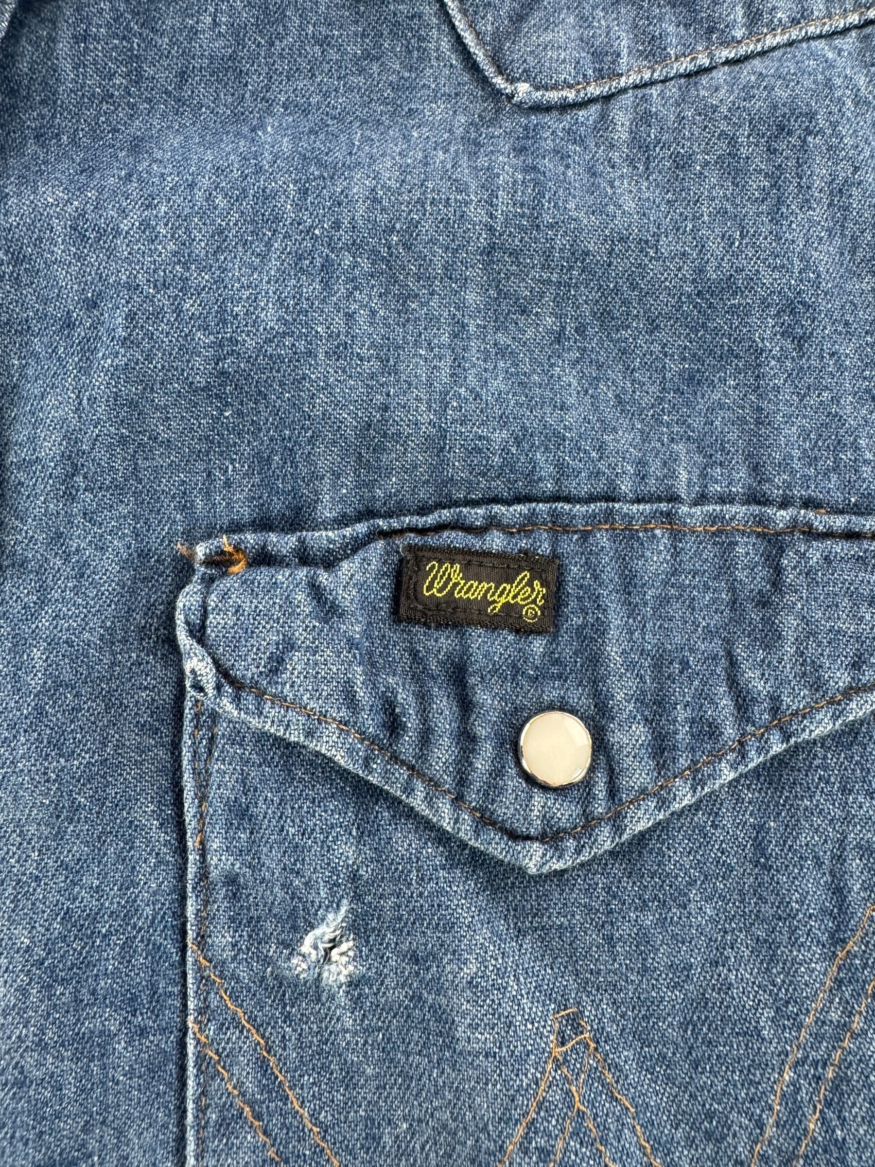 Label on Vintage Wrangler Denim Pearl Snap SZ M