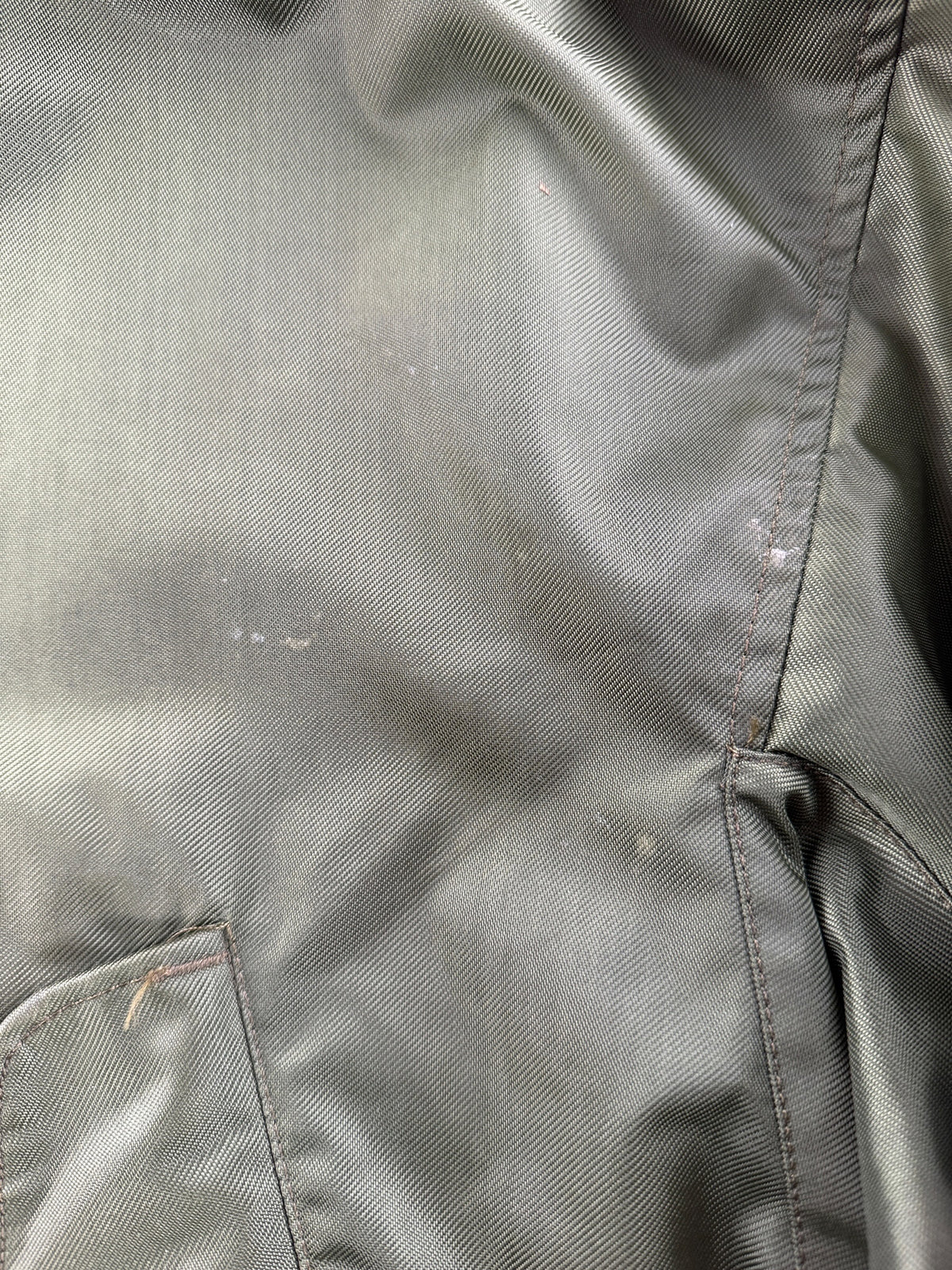Small stains on front of Vintage 70’s US Navy Extreme Cold Weather Jacket SZ L
