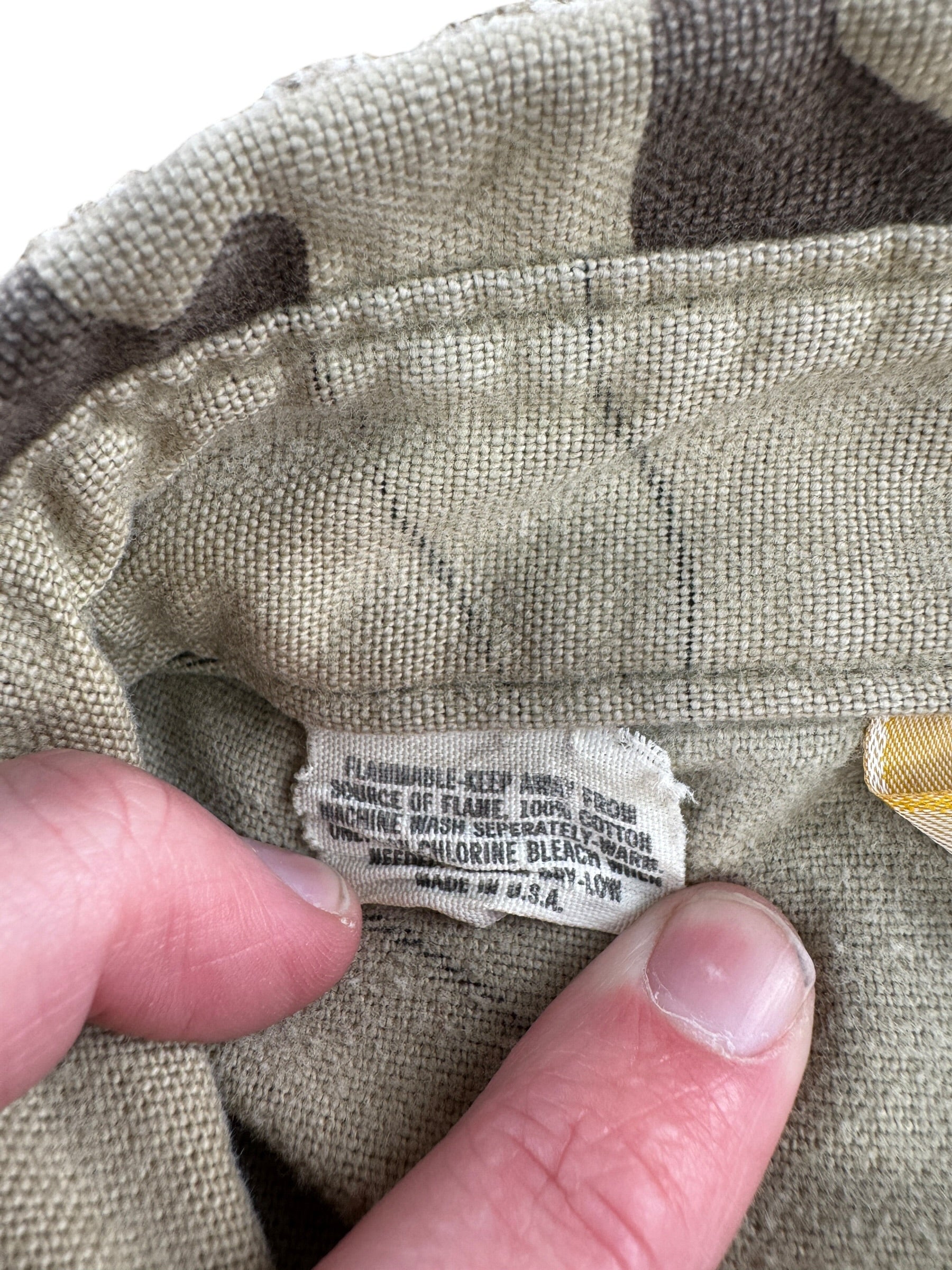 Tag on Vintage 80s Cabela's Chamois Cloth Camo Button Up Shirt SZ XL