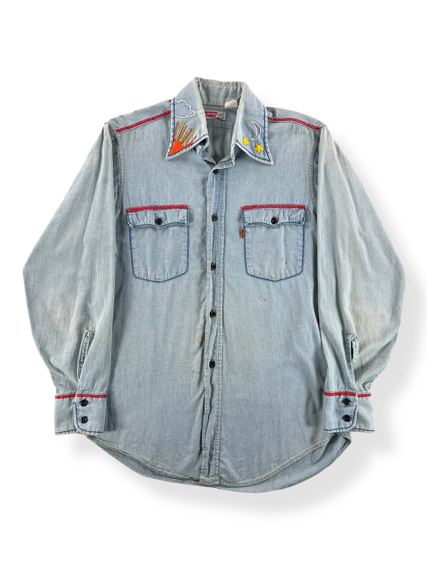 Front of Vintage Levi's Embroidered Chambray SZ M