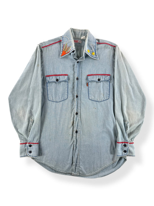 Front of Vintage Levi's Embroidered Chambray SZ M