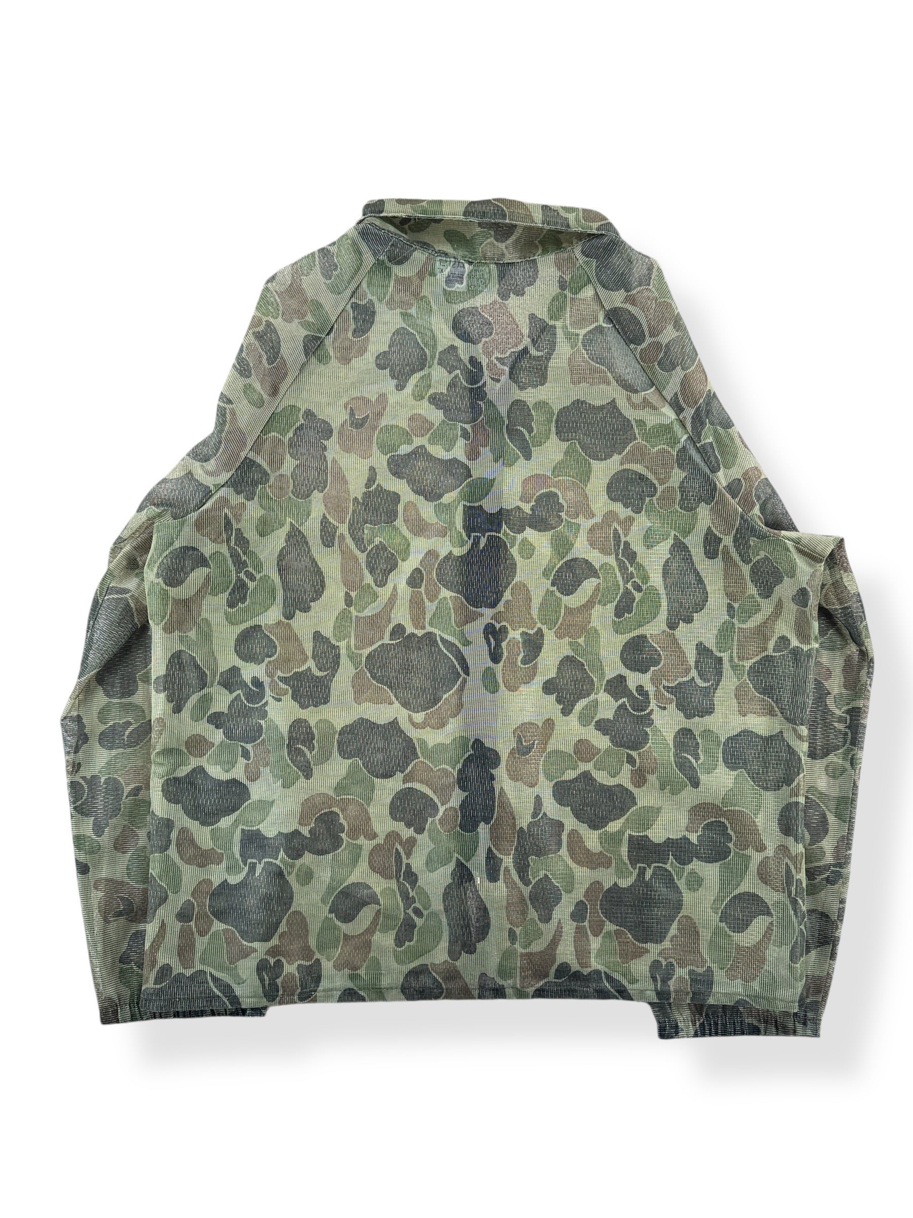 Back of Vintage Columbia Bug Mesh Camo Jacket SZ XL