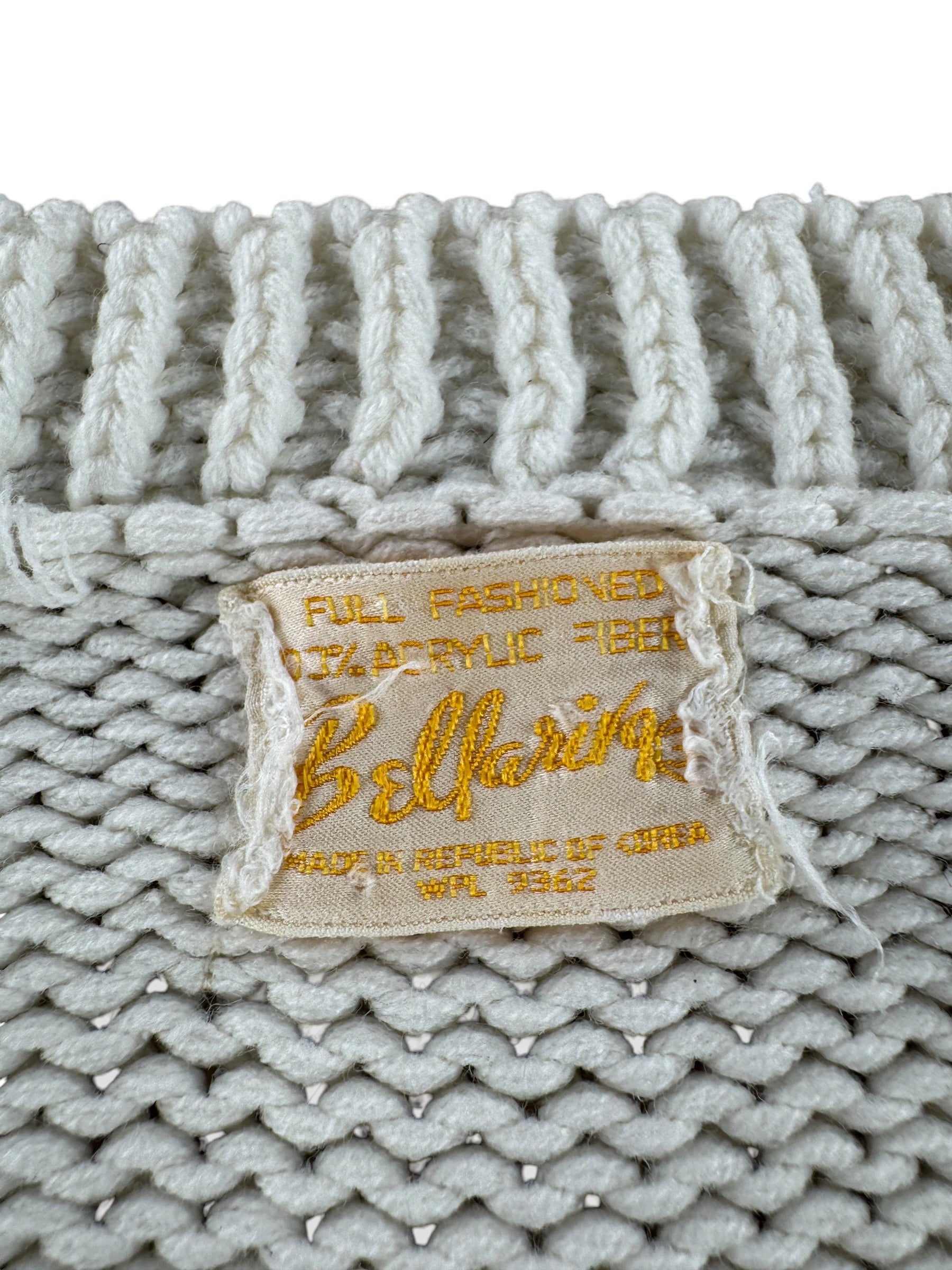 Label on Vintage Acrylic Cableknit V Neck Sweater SZ XS