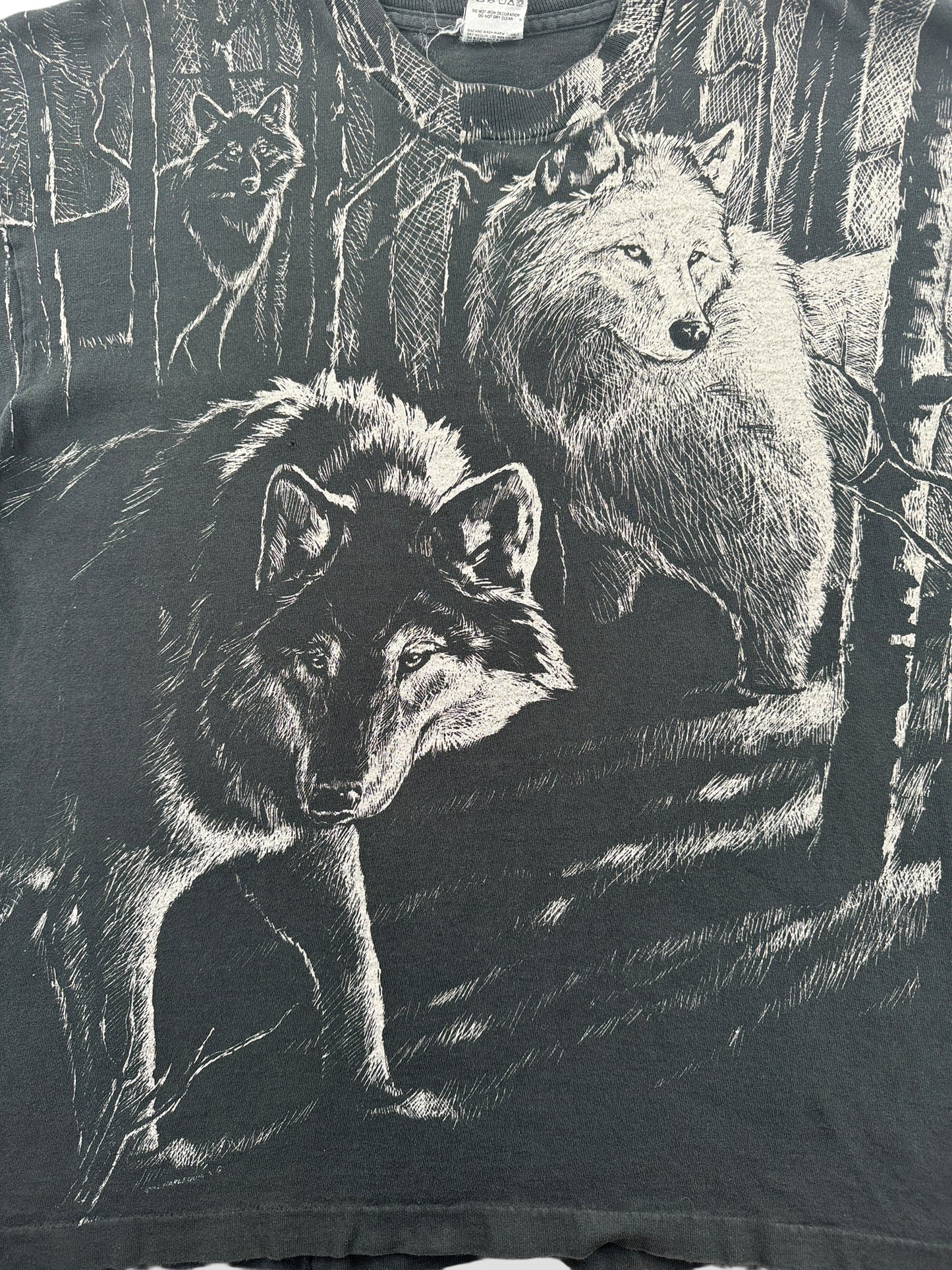 Graphic on Vintage AOP Wolf Tee SZ L