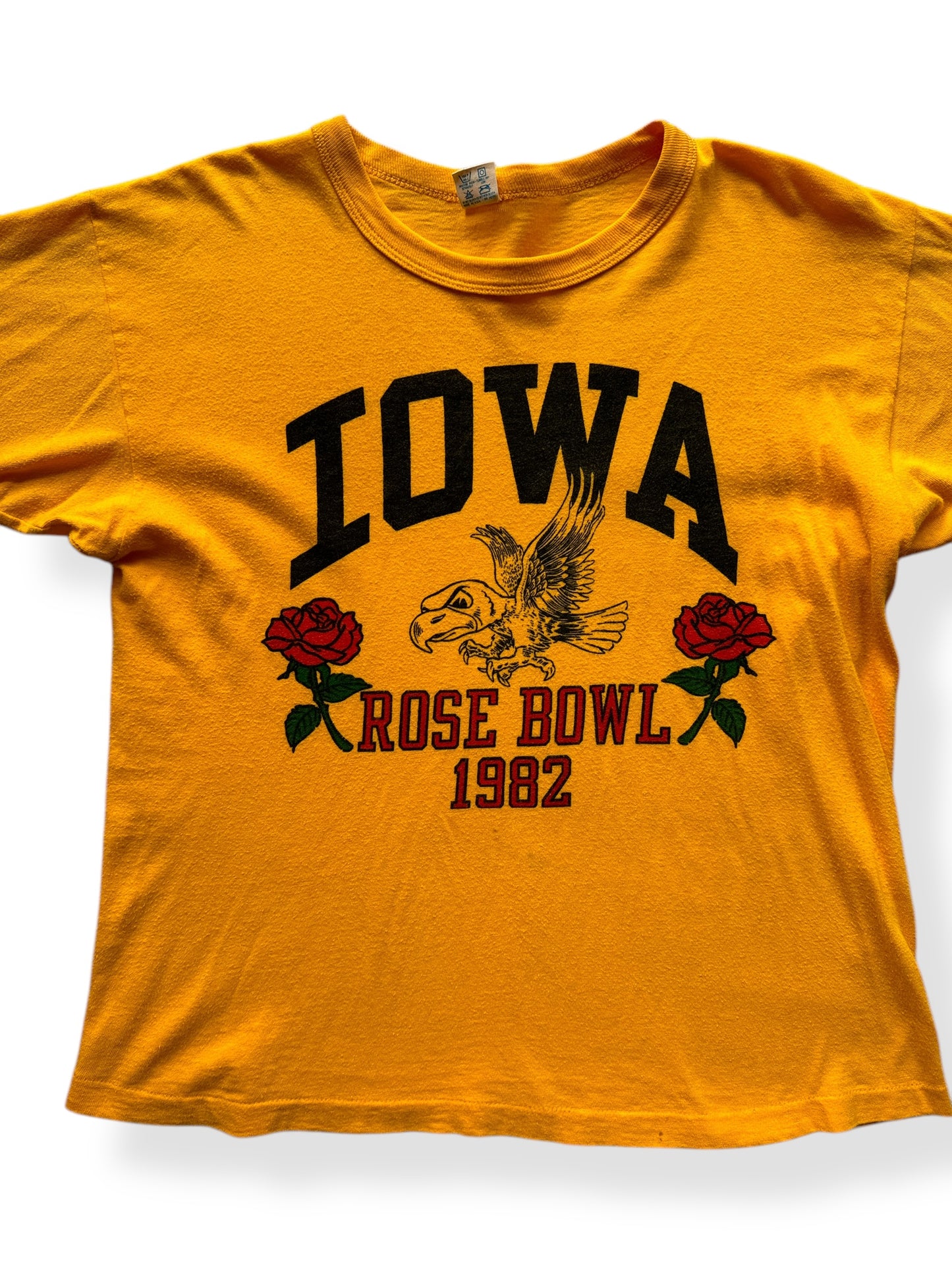 Front Close Up of Vintage 1982 Iowa Rose Bowl Tee SZ M