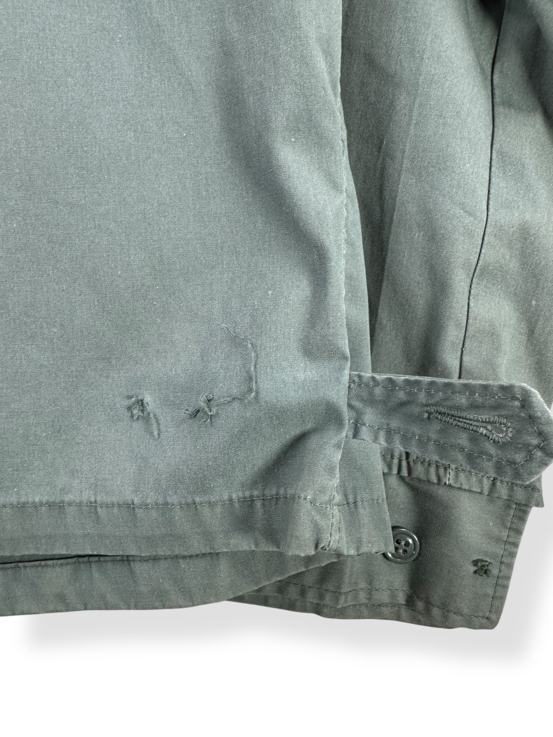 Missing Buttons on Back of Vintage Men's Water Repellant Jacket AG-274 SZ 46L