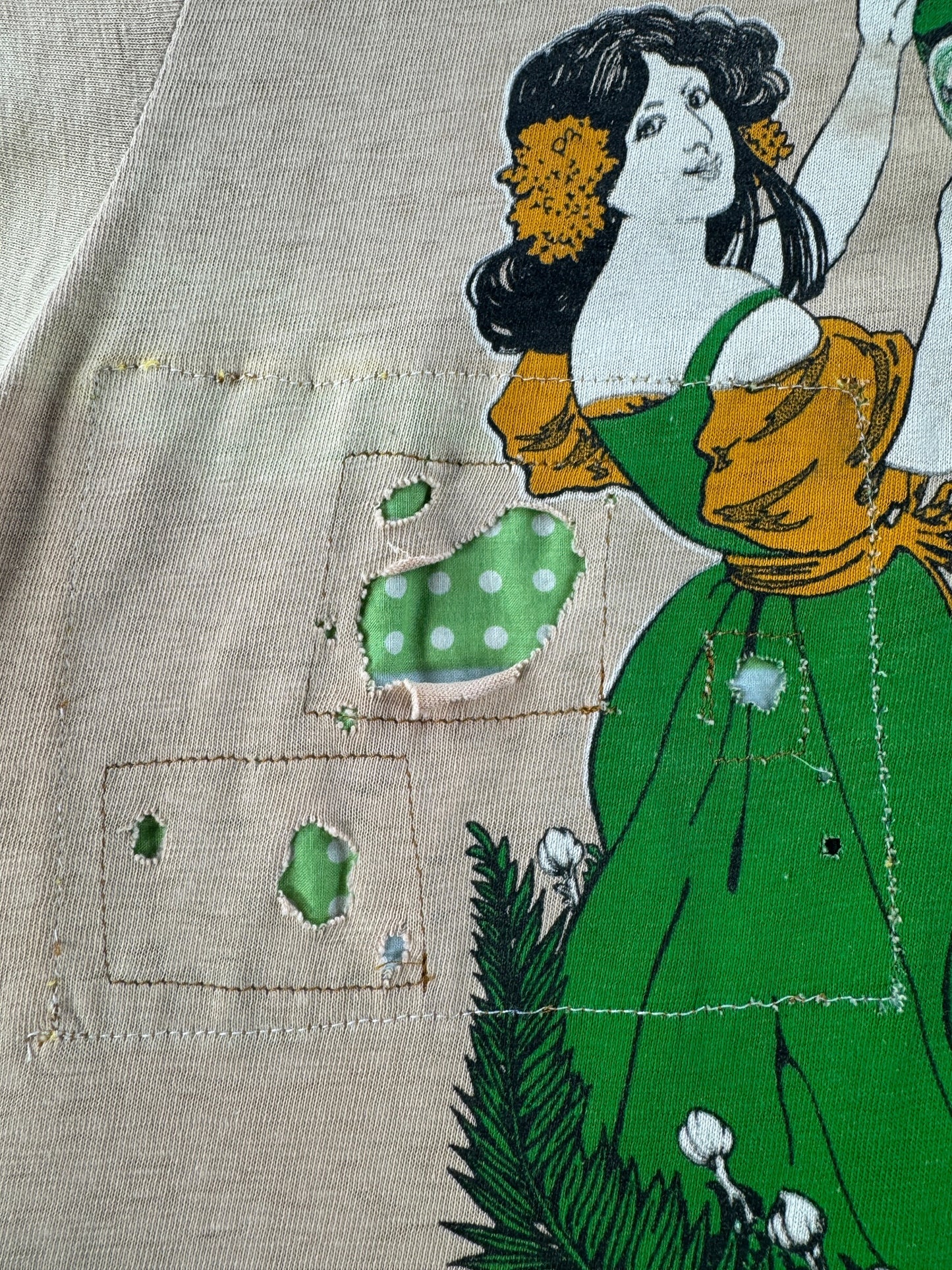 Repairs on Vintage 70s Bill's Liquors Heineken Tee SZ M