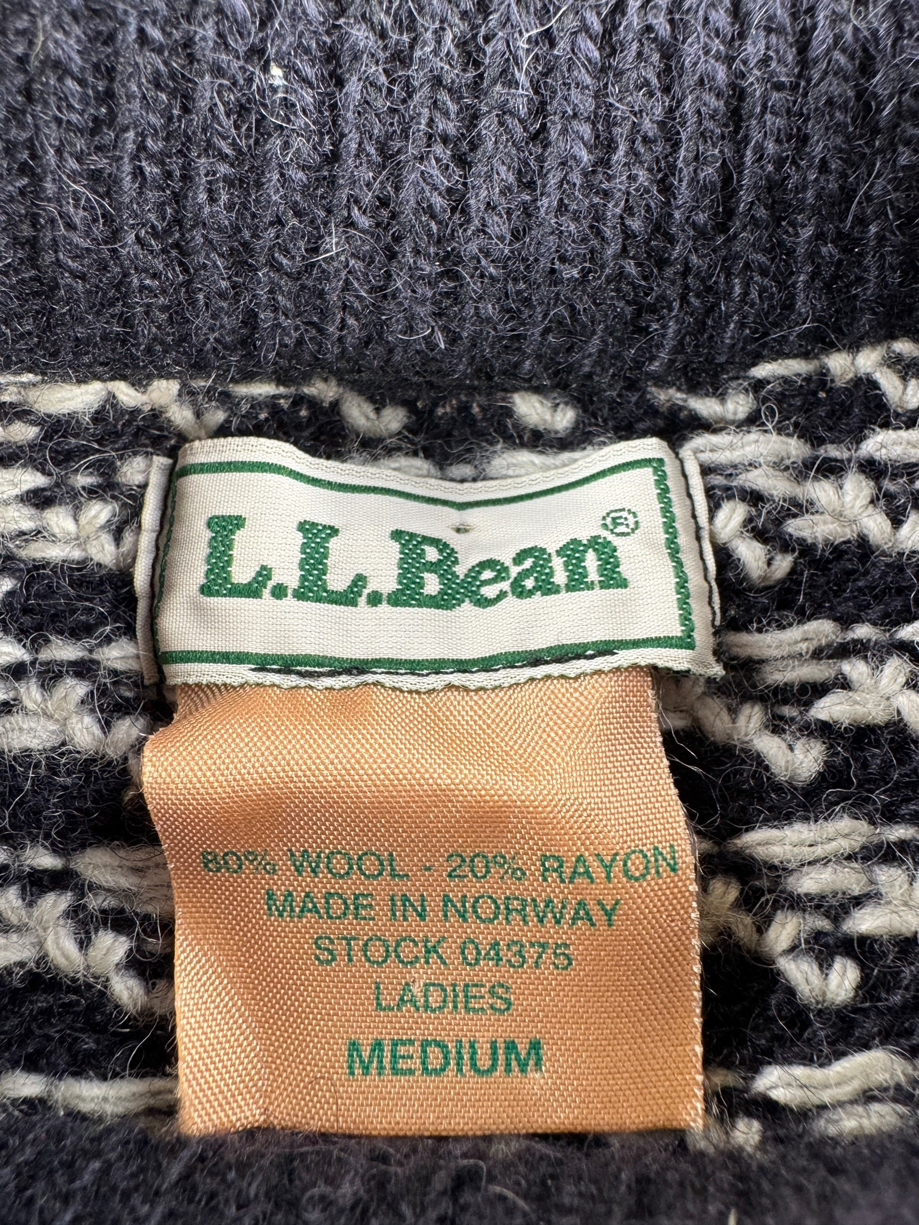 Label on Vintage Ladies L.L. Bean Ragg Wool Birdseye Sweater SZ M