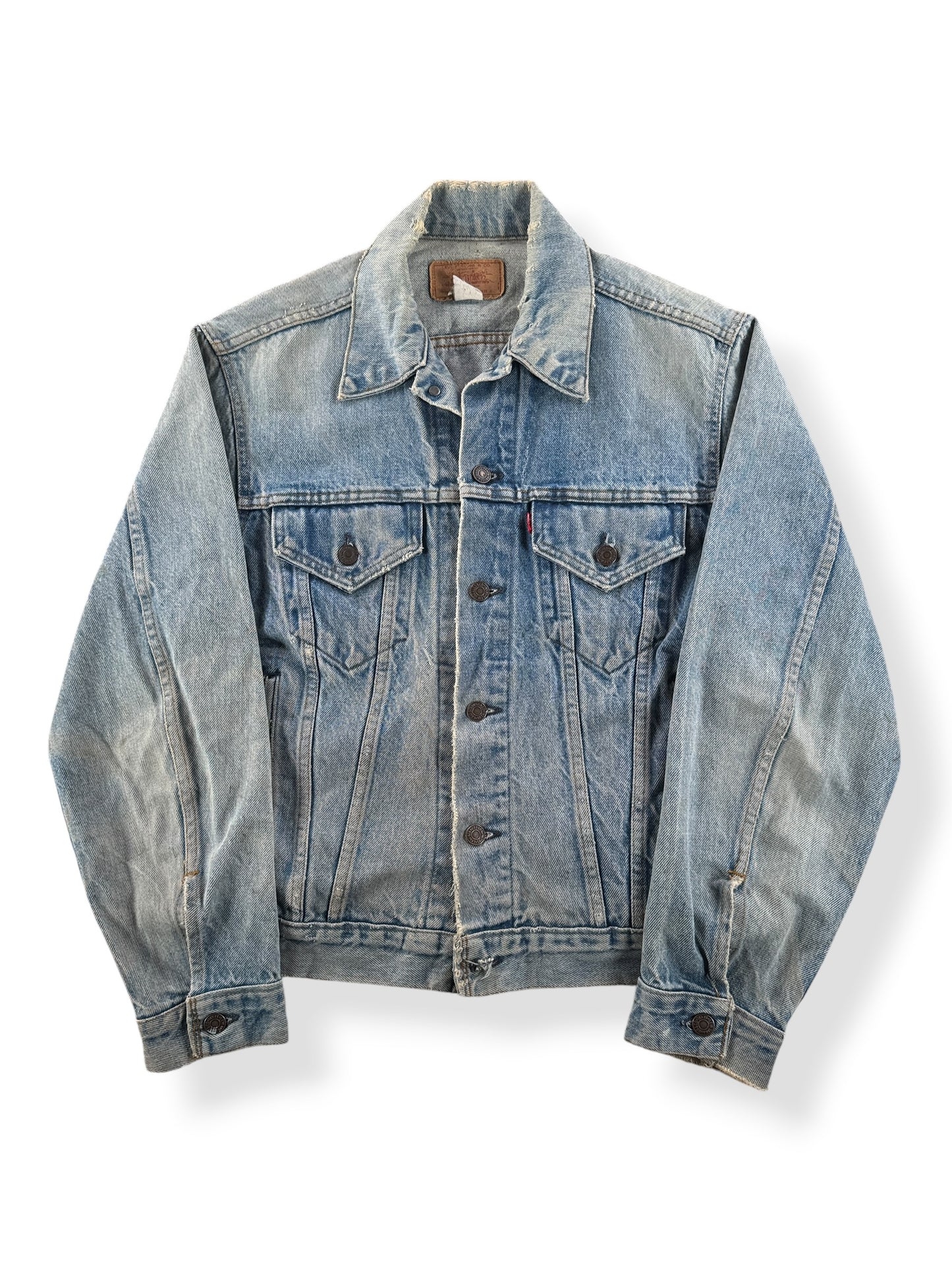Front of Vintage Levi's 4 Pocket Denim Trucker Jacket SZ 42