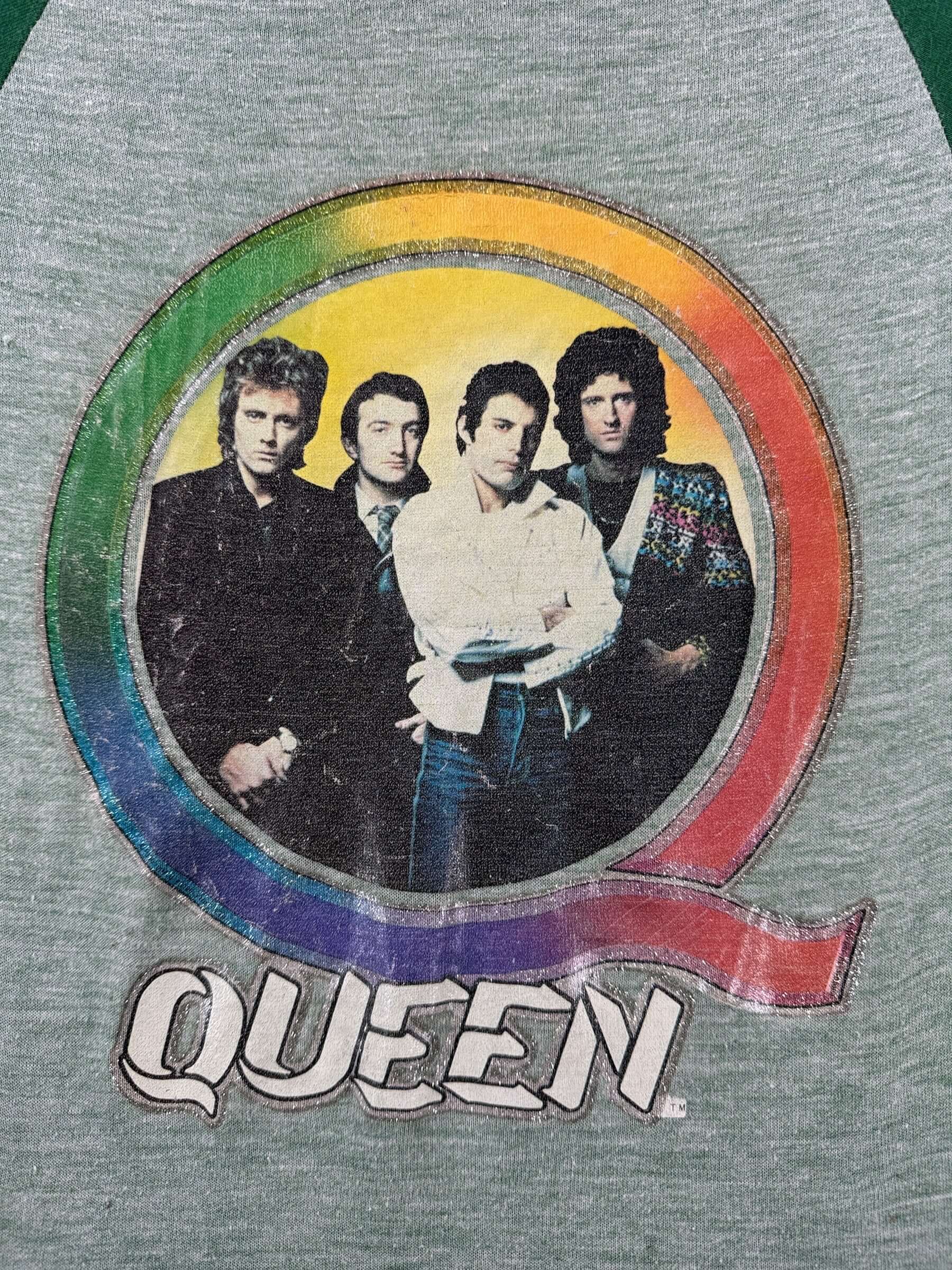 Graphic of Vintage Iron-On Queen Tee SZ XS