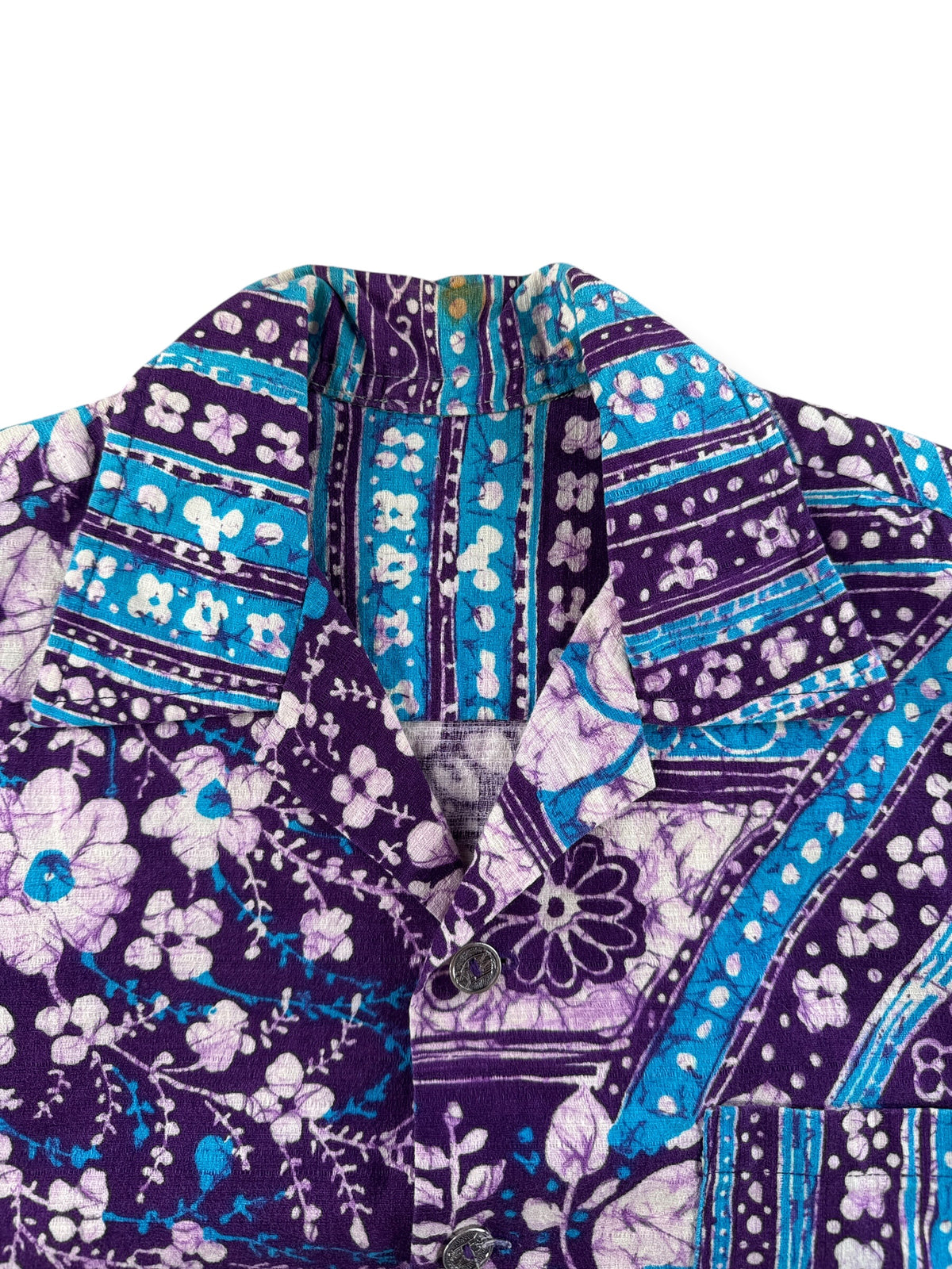 Collar on Vintage Purple Barkcloth Aloha Shirt SZ M/L