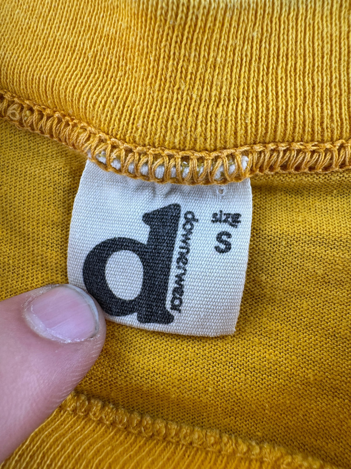 Tag on Vintage 1970s Simchuk Sporting Goods Tee SZ S (Fits XS)