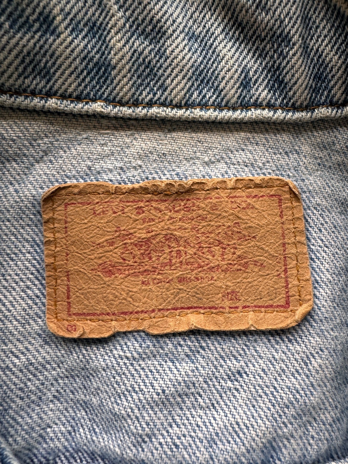 Label on Vintage Light Wash Levi's 70506 4-Pocket Trucker SZ 40