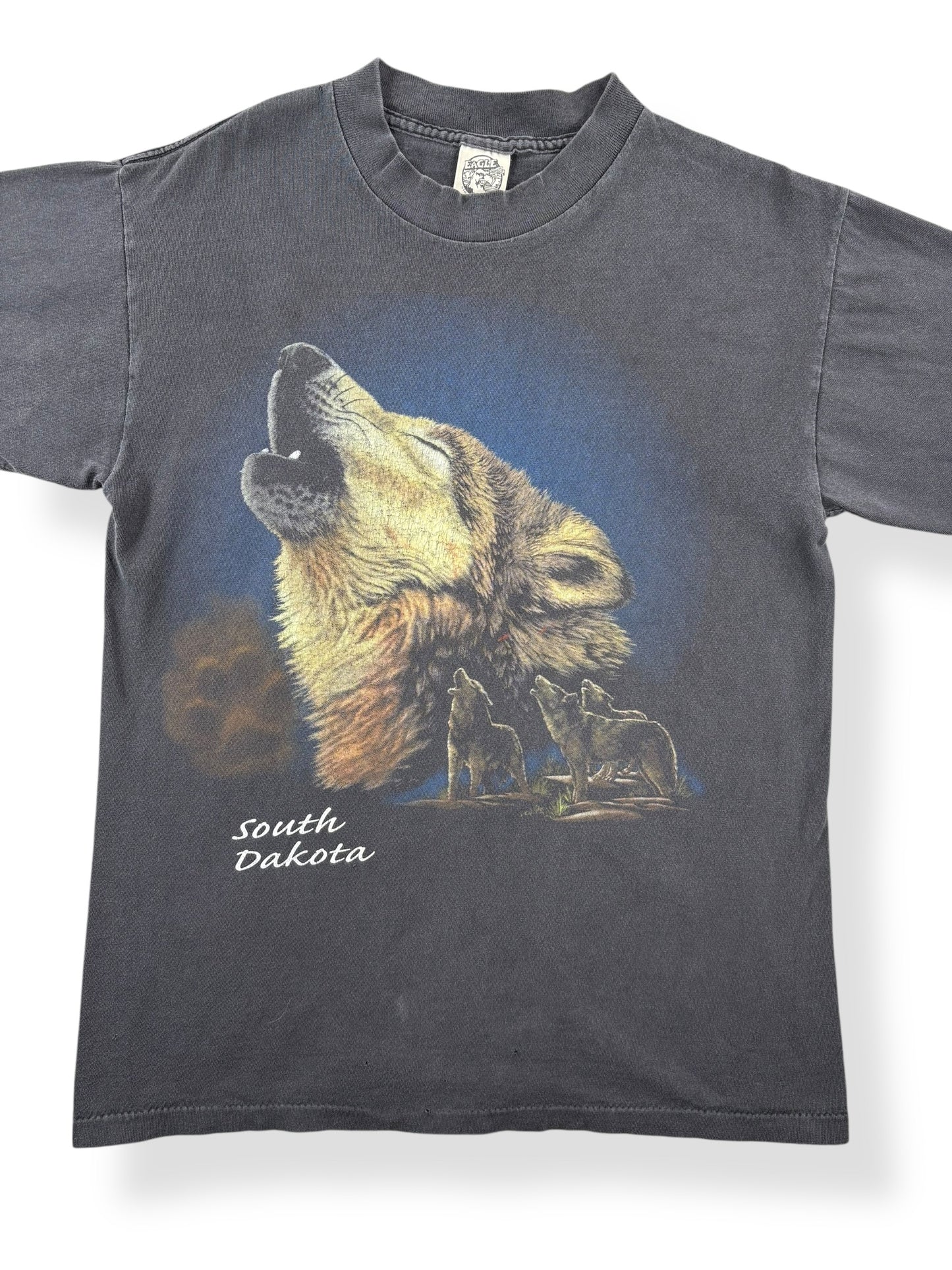 Front Close Up of Vintage South Dakota Wolf Tee SZ M