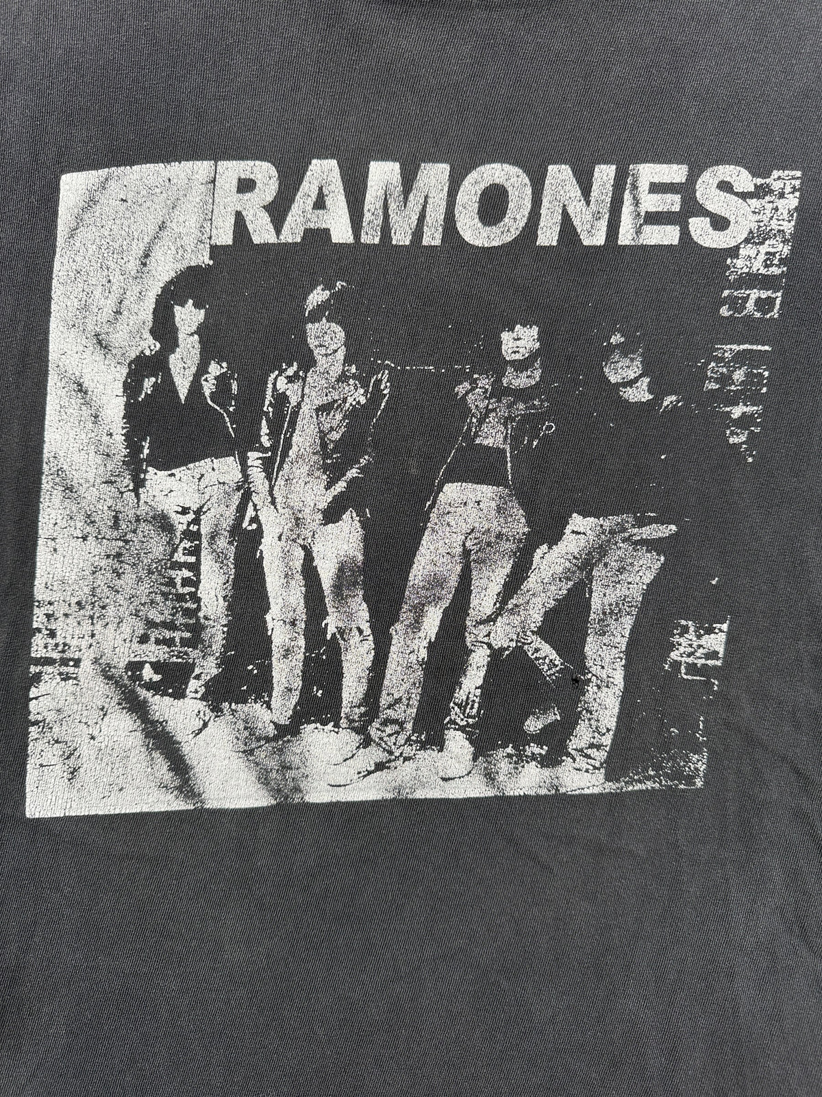 Front graphic of Vintage Ramones Fader Tee SZ M
