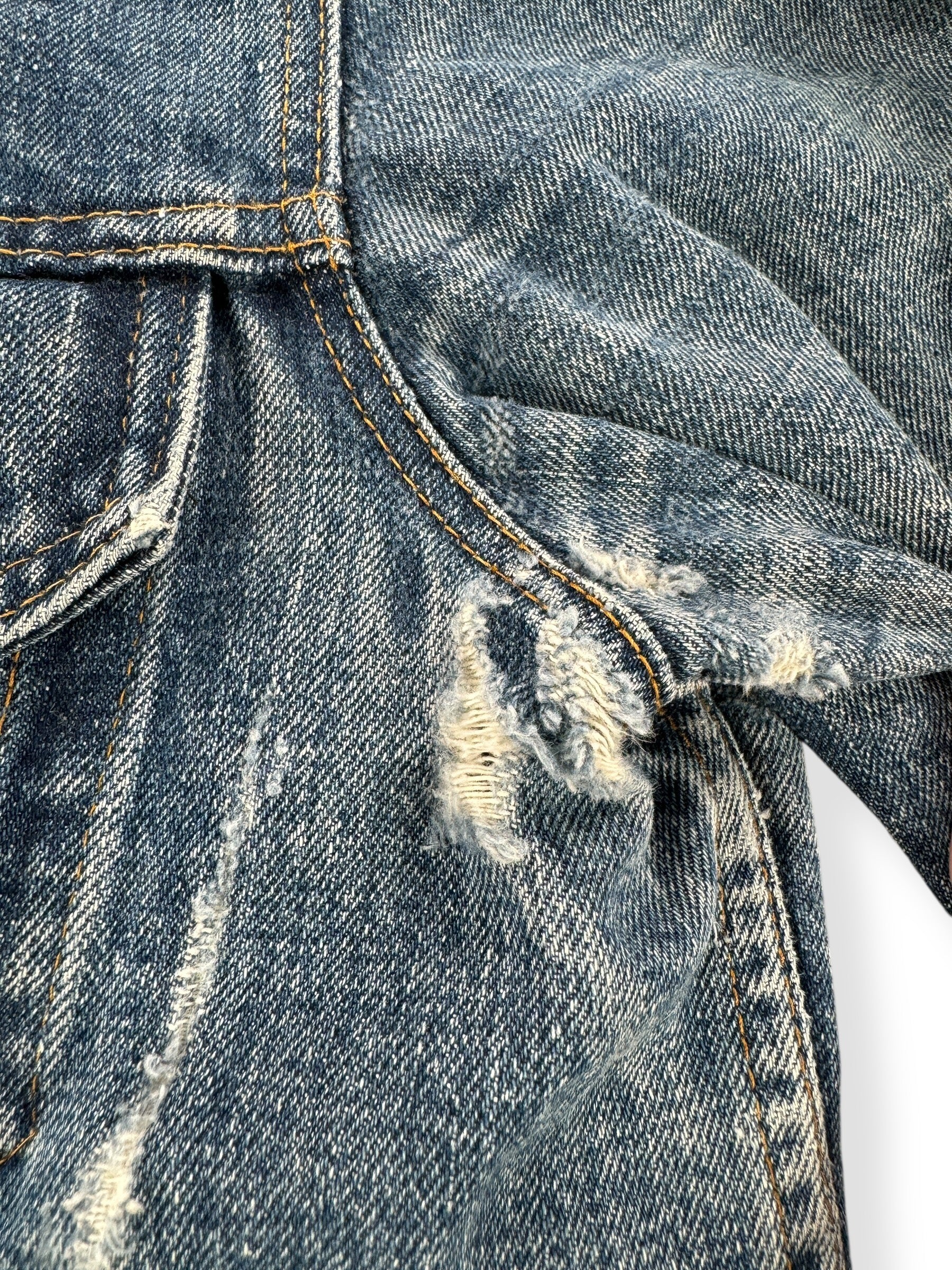 Distressing Under Left Pit on Vintage Levis 70215 Jacket SZ 42L
