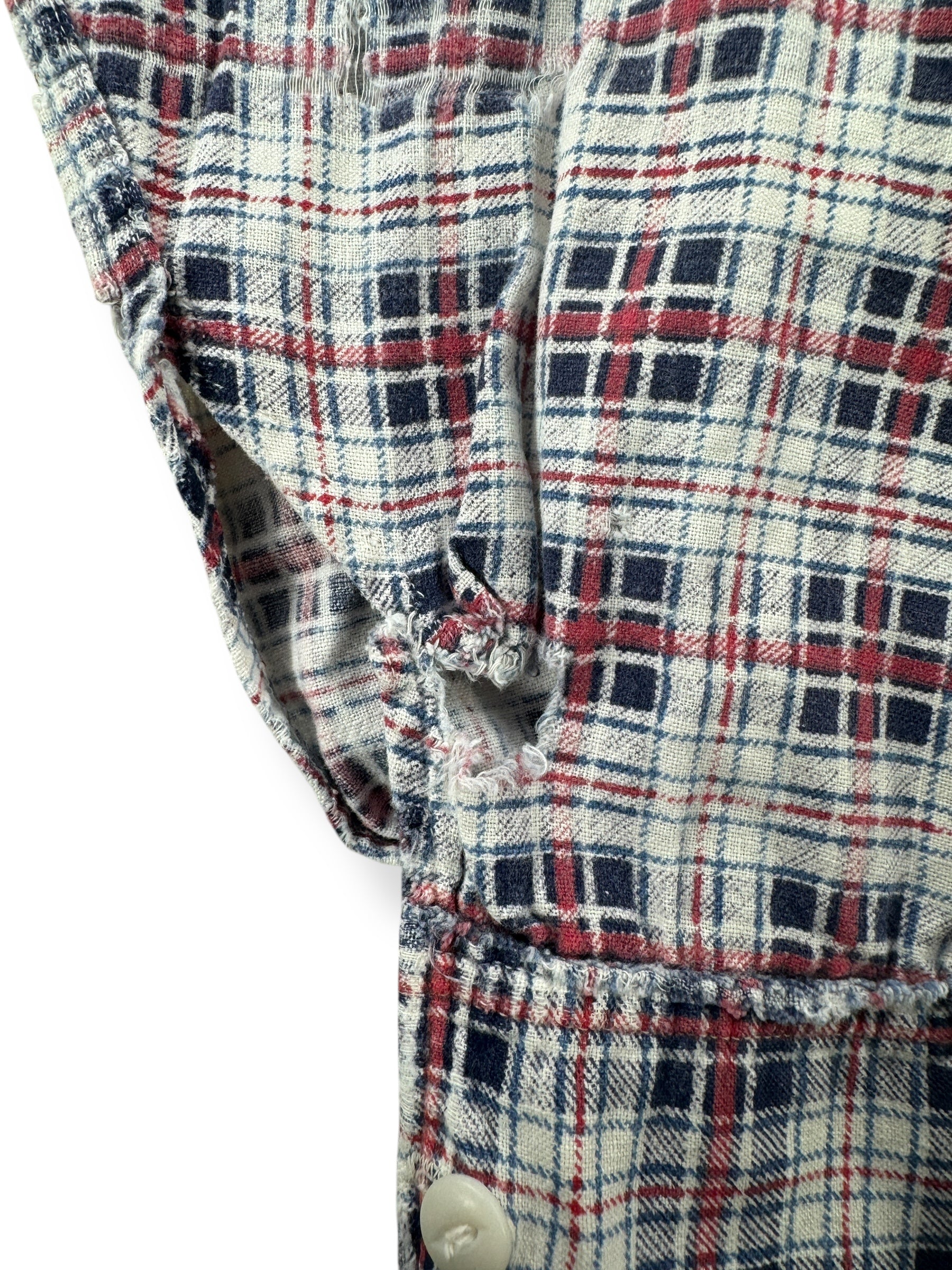 Hole on Sleeve of Vintage California Printed Cotton Flannel SZ XS AS IS