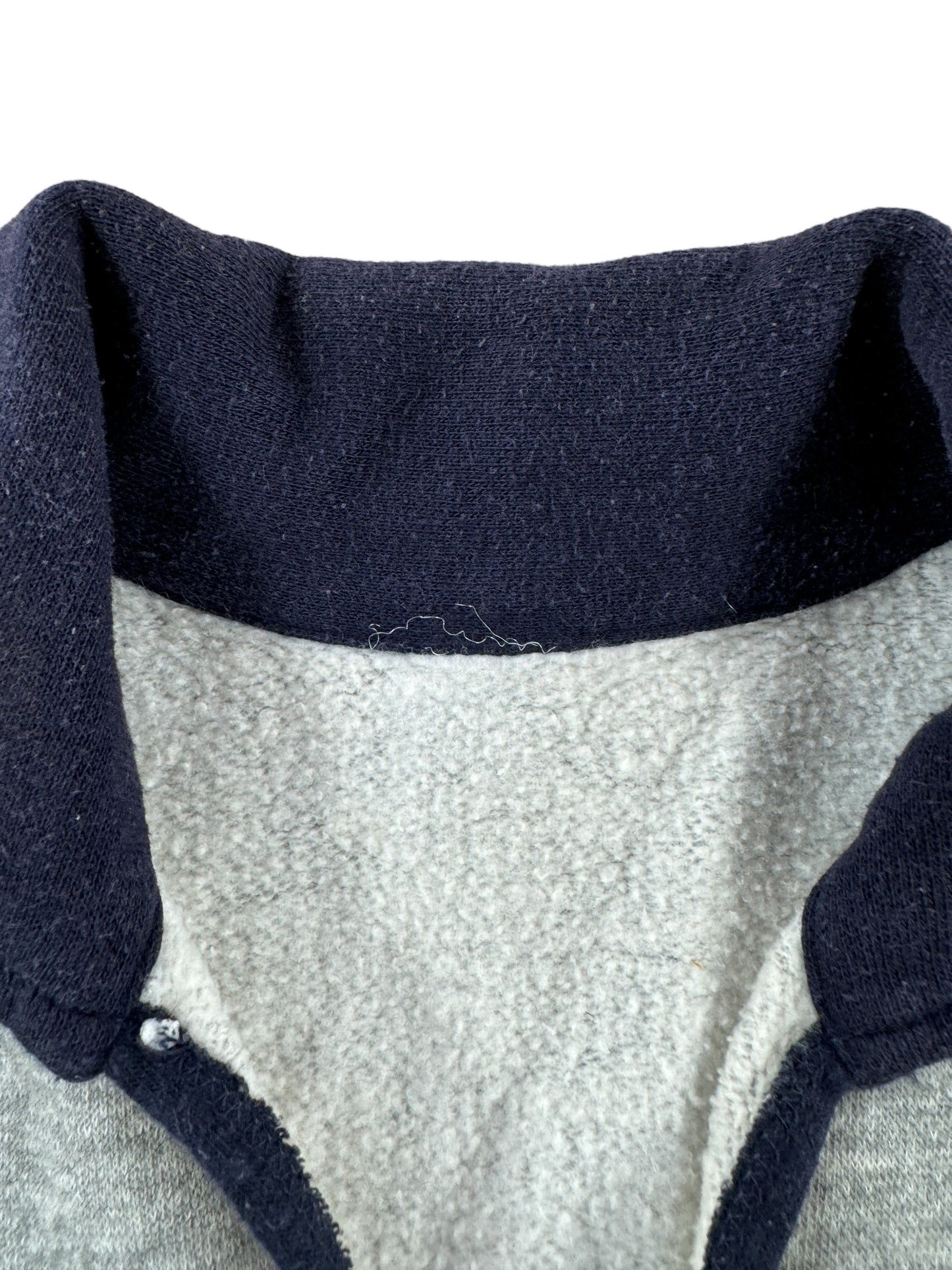 No Tag on Vintage UW Collared Sweatshirt SZ M