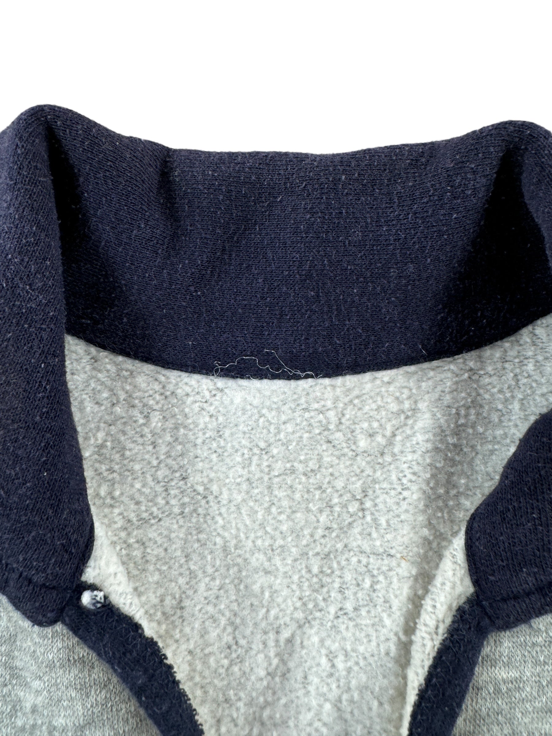 No Tag on Vintage UW Collared Sweatshirt SZ M