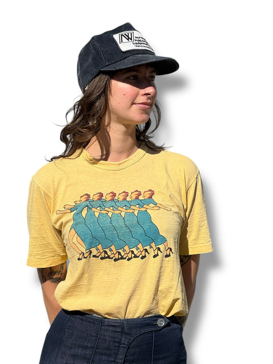 Vintage 70s Era Dancing Ladies Tee SZ M