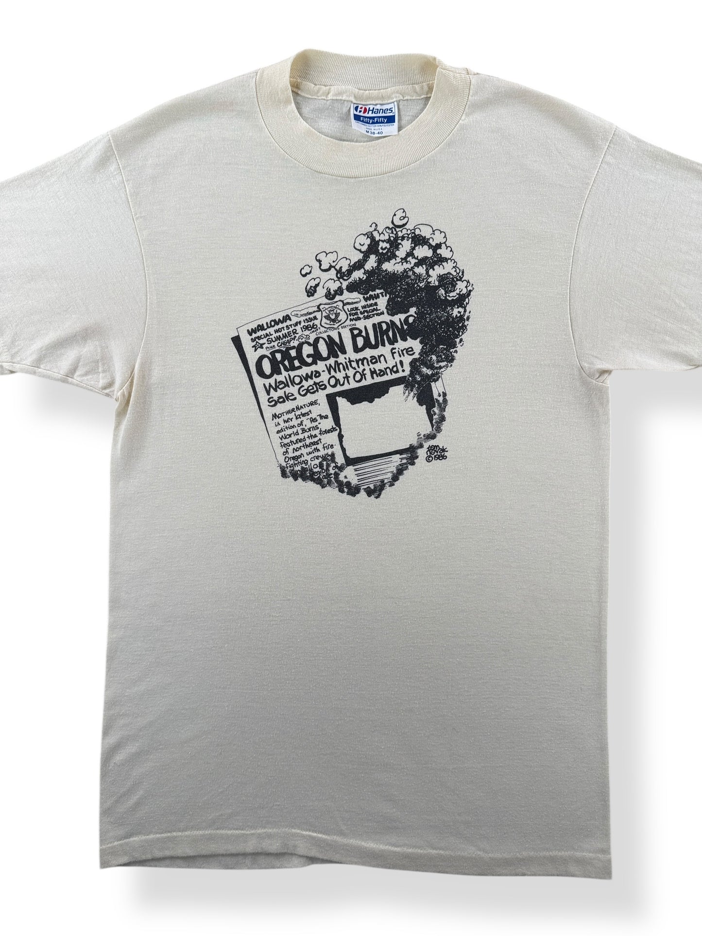 Front Close Up of Vintage Oregon Fire Newspaper Tee SZ M (Fits S)