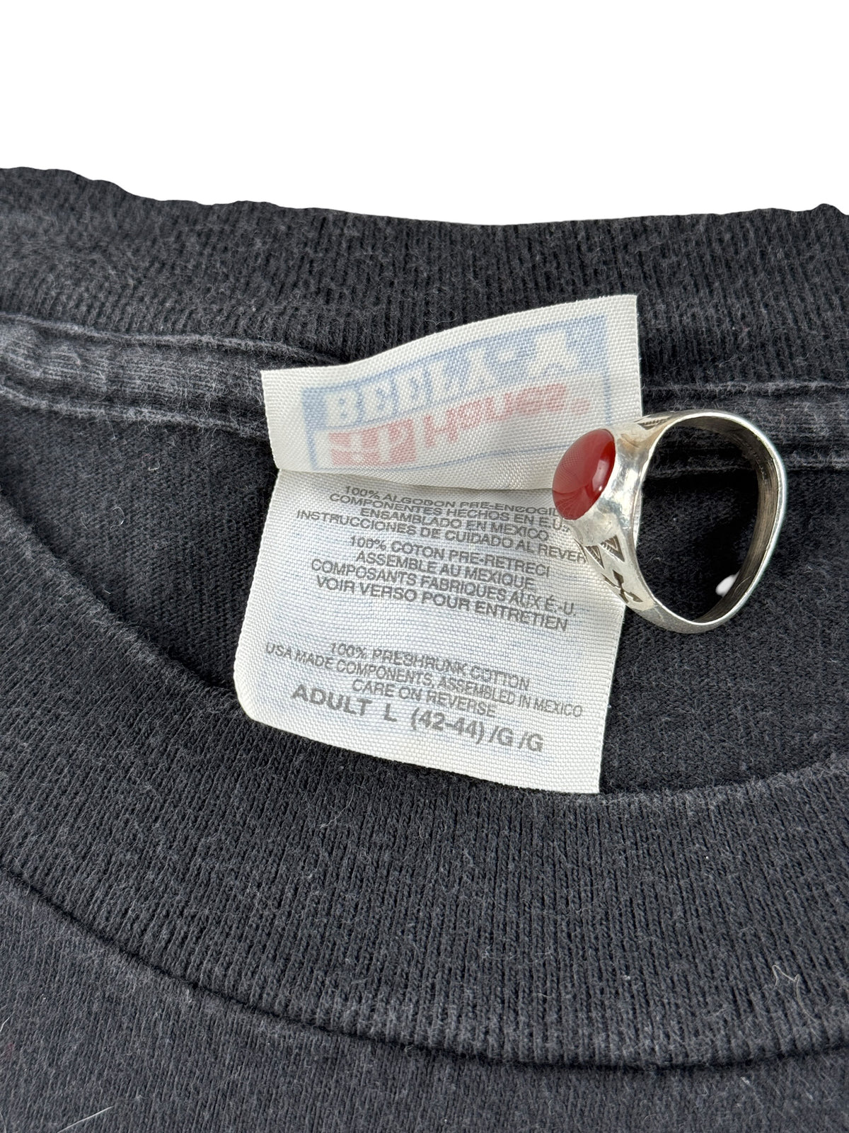 Other side of tag on Vintage Sue T. Rex Field Museum Tee SZ L