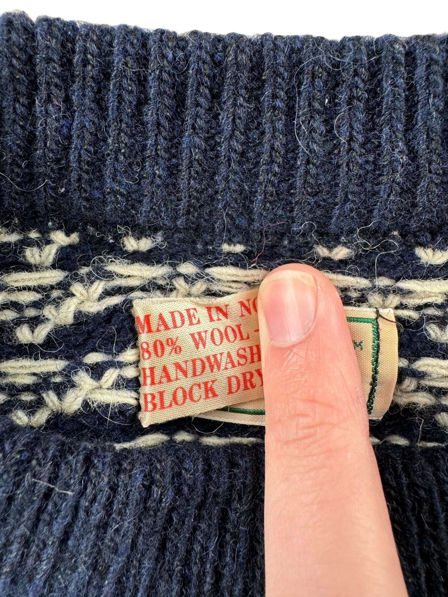 Tag on Vintage Ladies LL Bean Birdseye Nordic Blue and White Sweater SZ M
