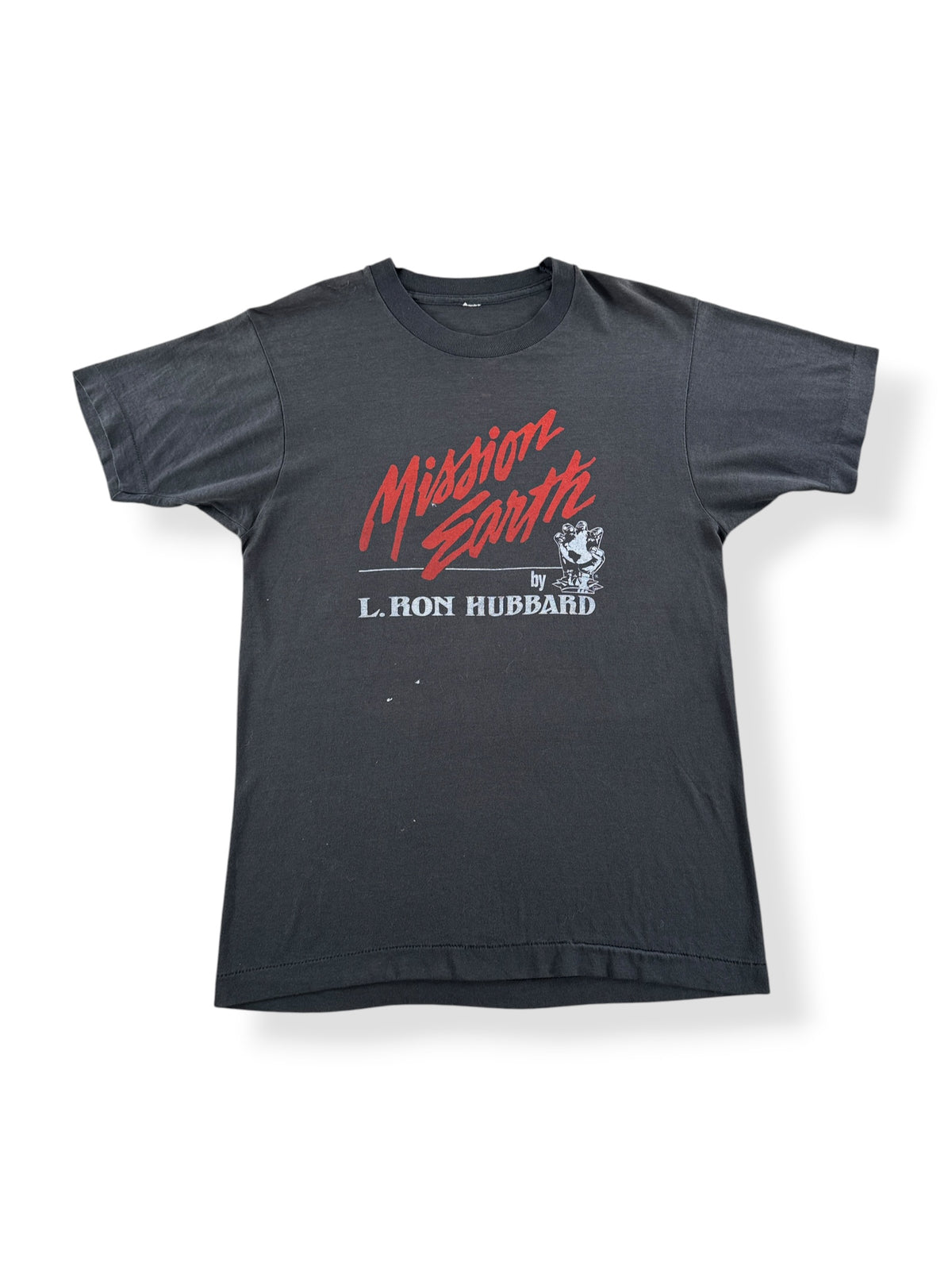 Front of Vintage 80's L. Ron Hubbard Novel Tee SZ S