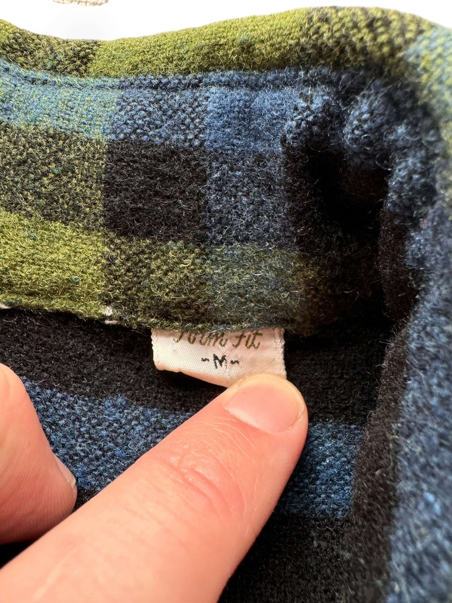 tag on Vintage Wool Shortsleeve Flannel SZ M