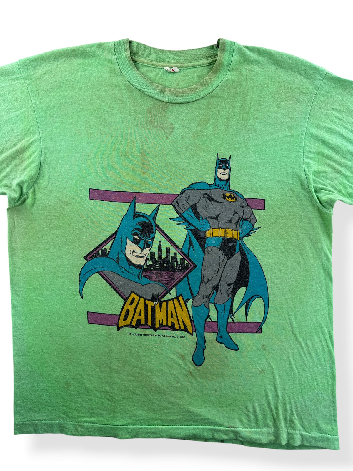 Close-up of Vintage Batman Gotham City Scape Tee SZ L