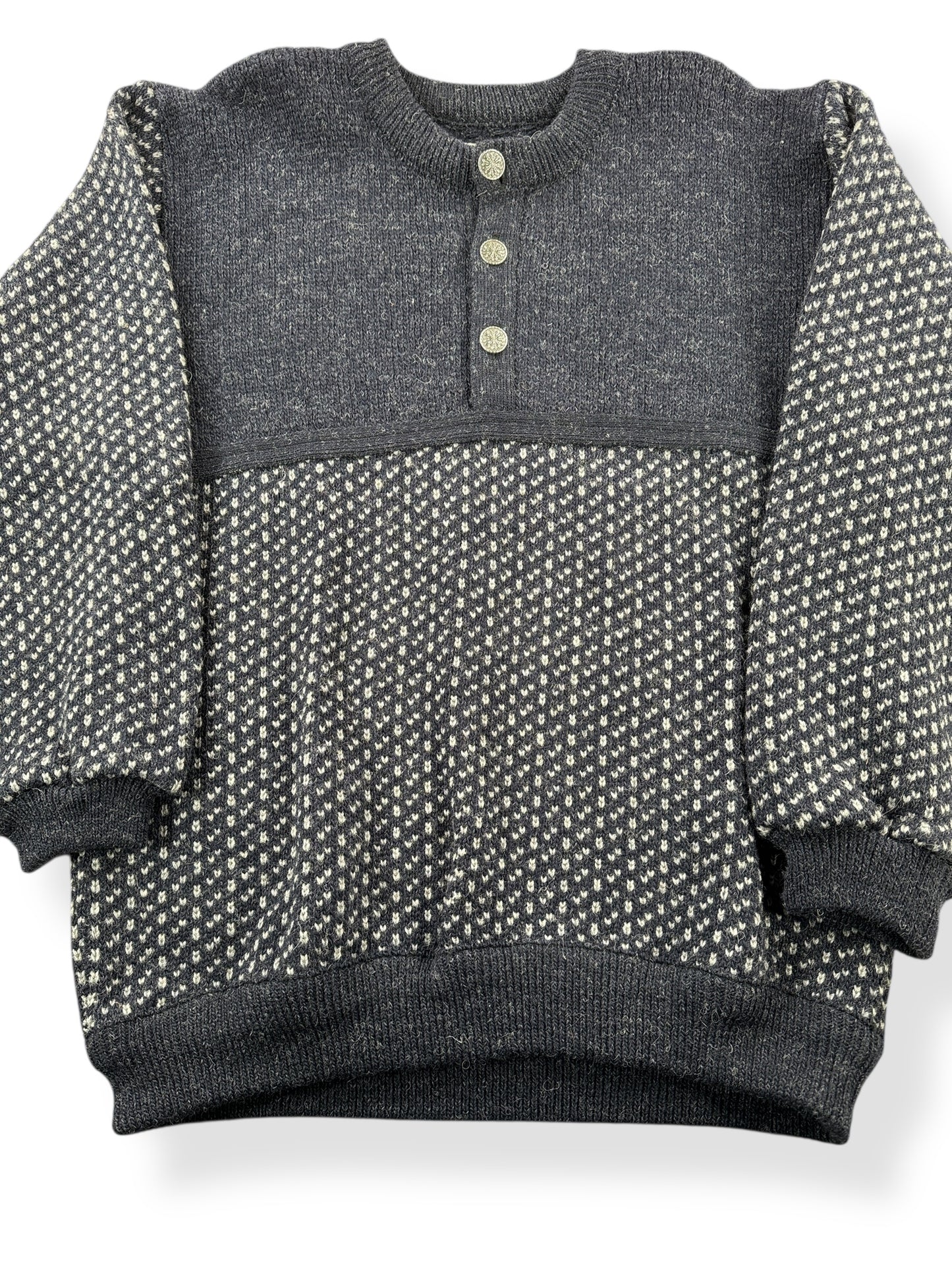 Front Detail on Vintage L.L. Bean Birdseye Nordic Sweater SZ L Tall