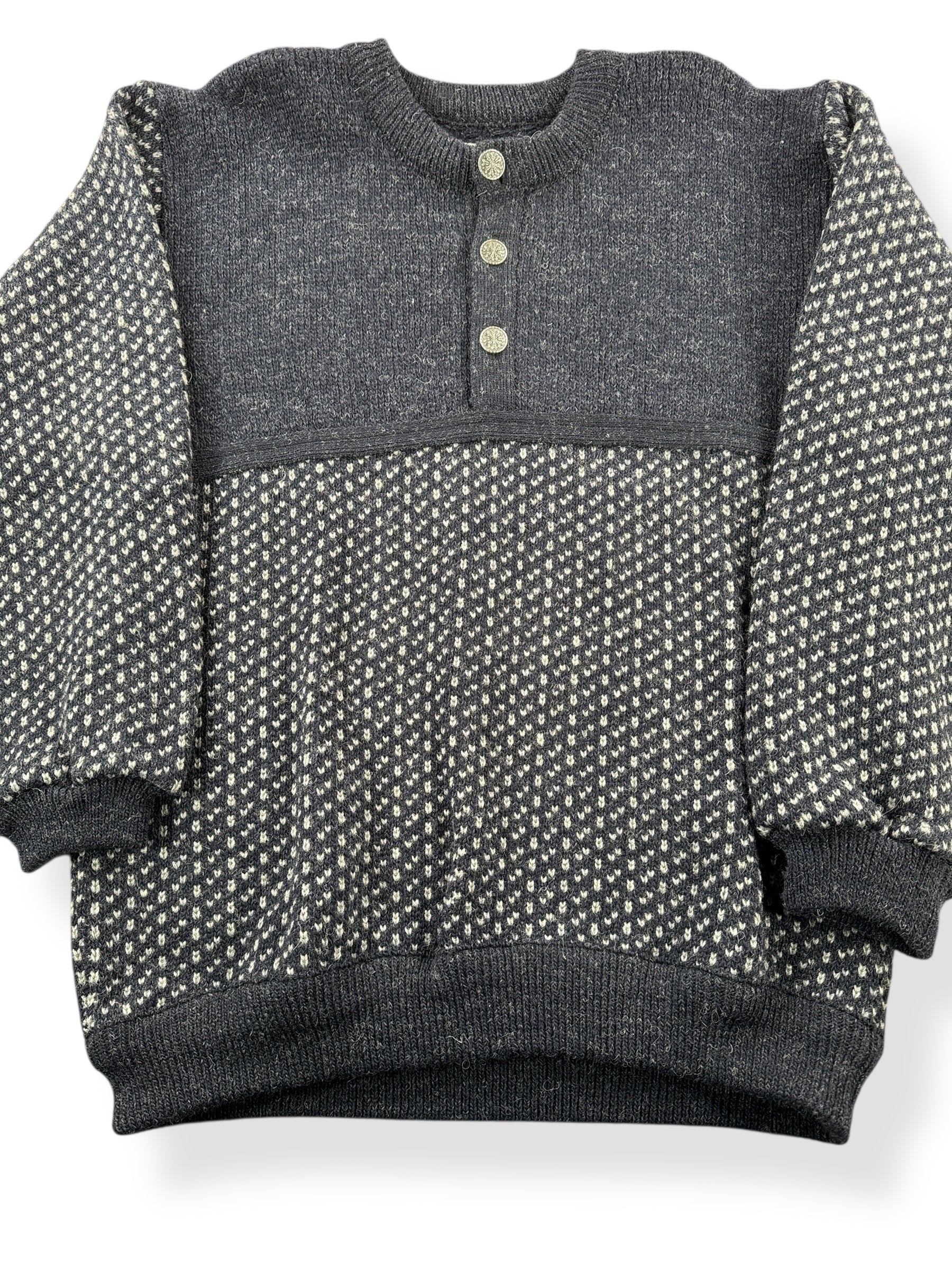 Front Detail on Vintage L.L. Bean Birdseye Nordic Sweater SZ L Tall