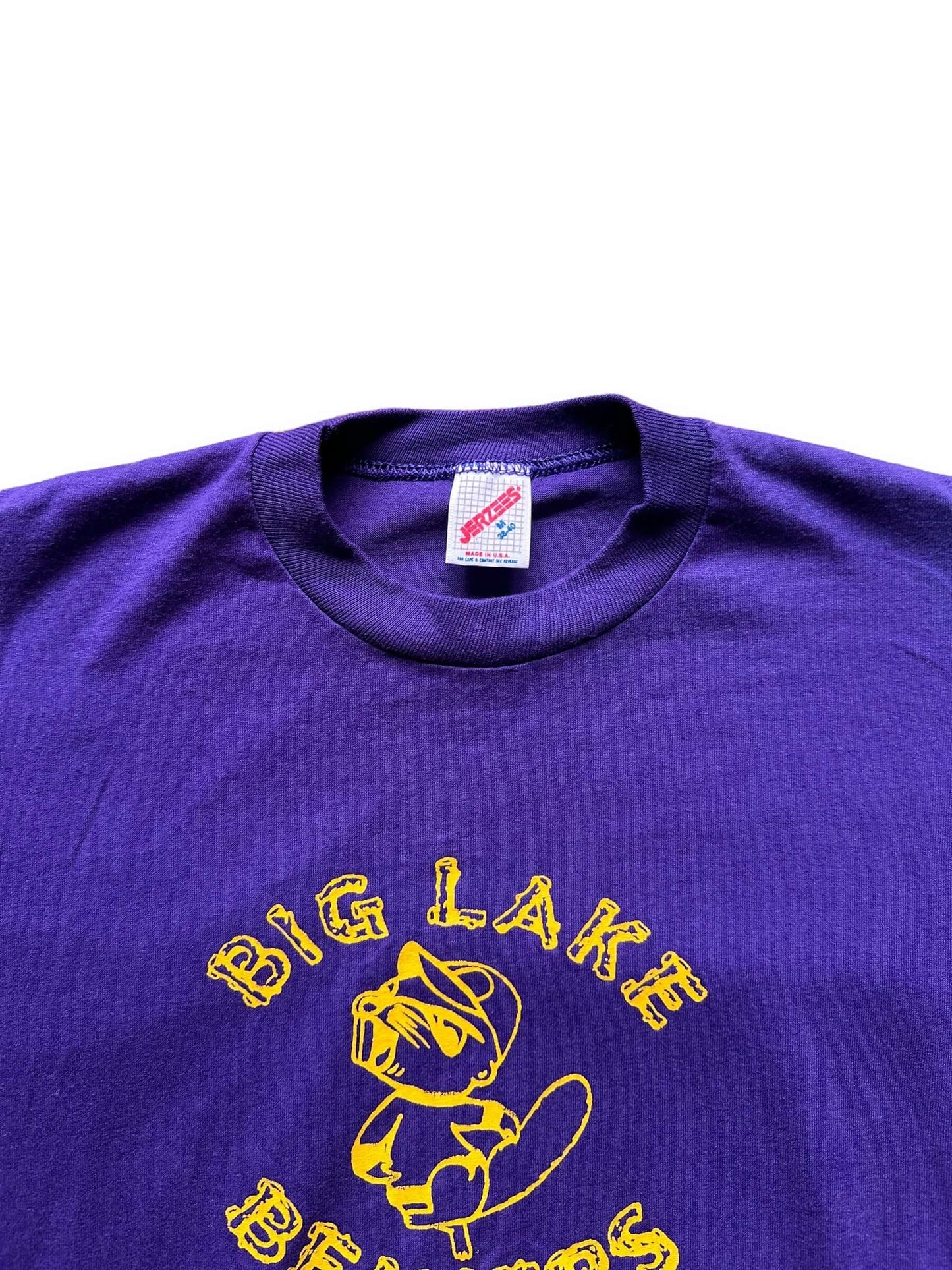 collar on Vintage Big Lakes Beavers Tee SZ M