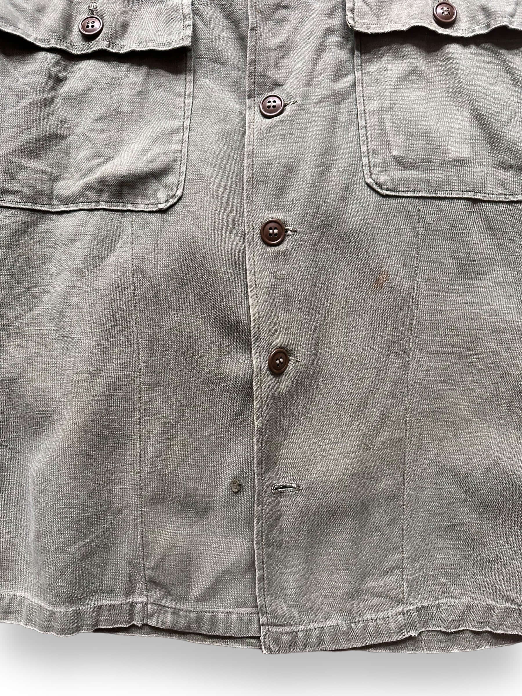 buttons on Vintage Korean War Era Airborne OG-107 Top SZ S