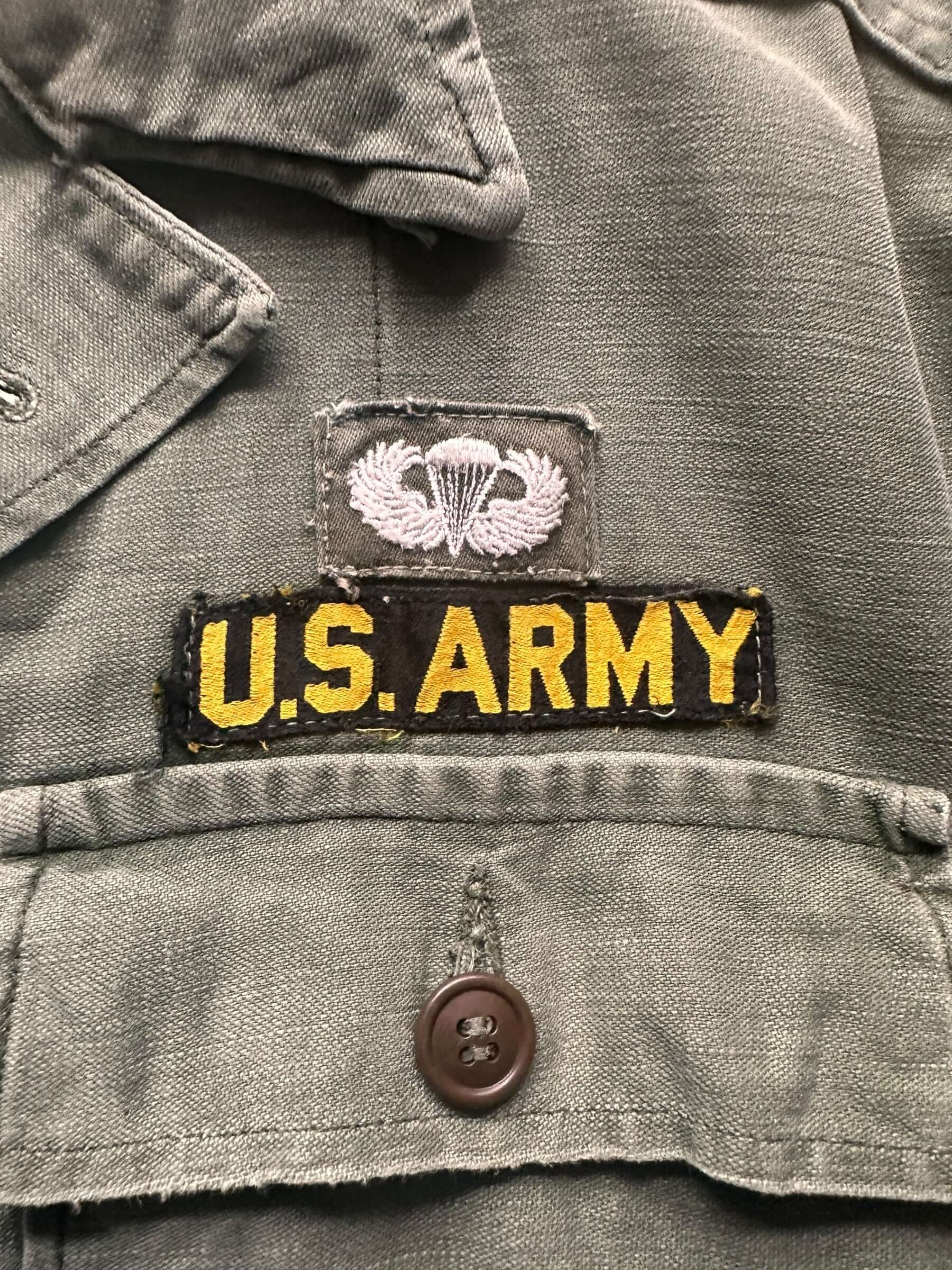 left patches on Vintage Korean War Era Airborne OG-107 Top SZ S