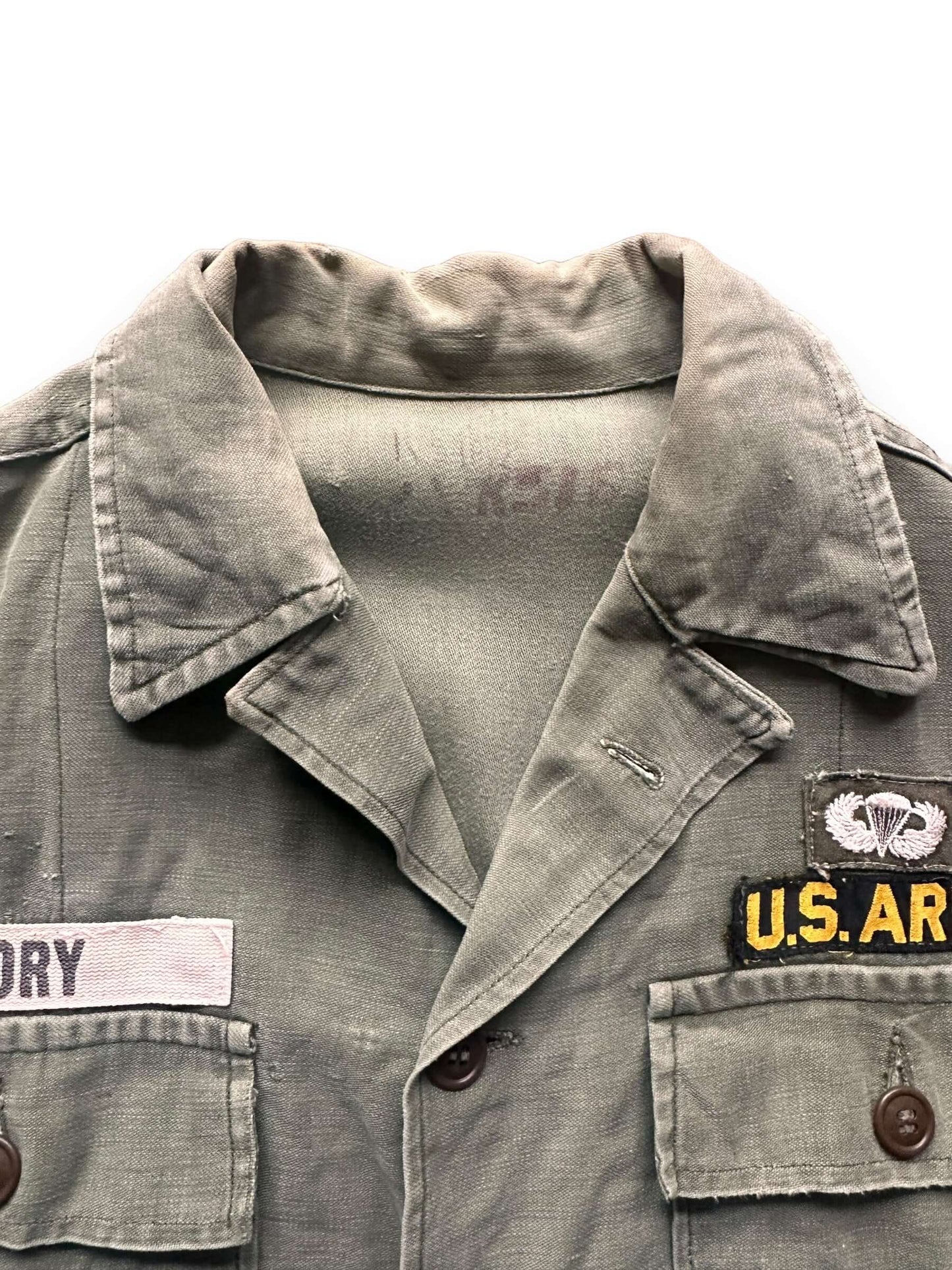 collar on Vintage Korean War Era Airborne OG-107 Top SZ S