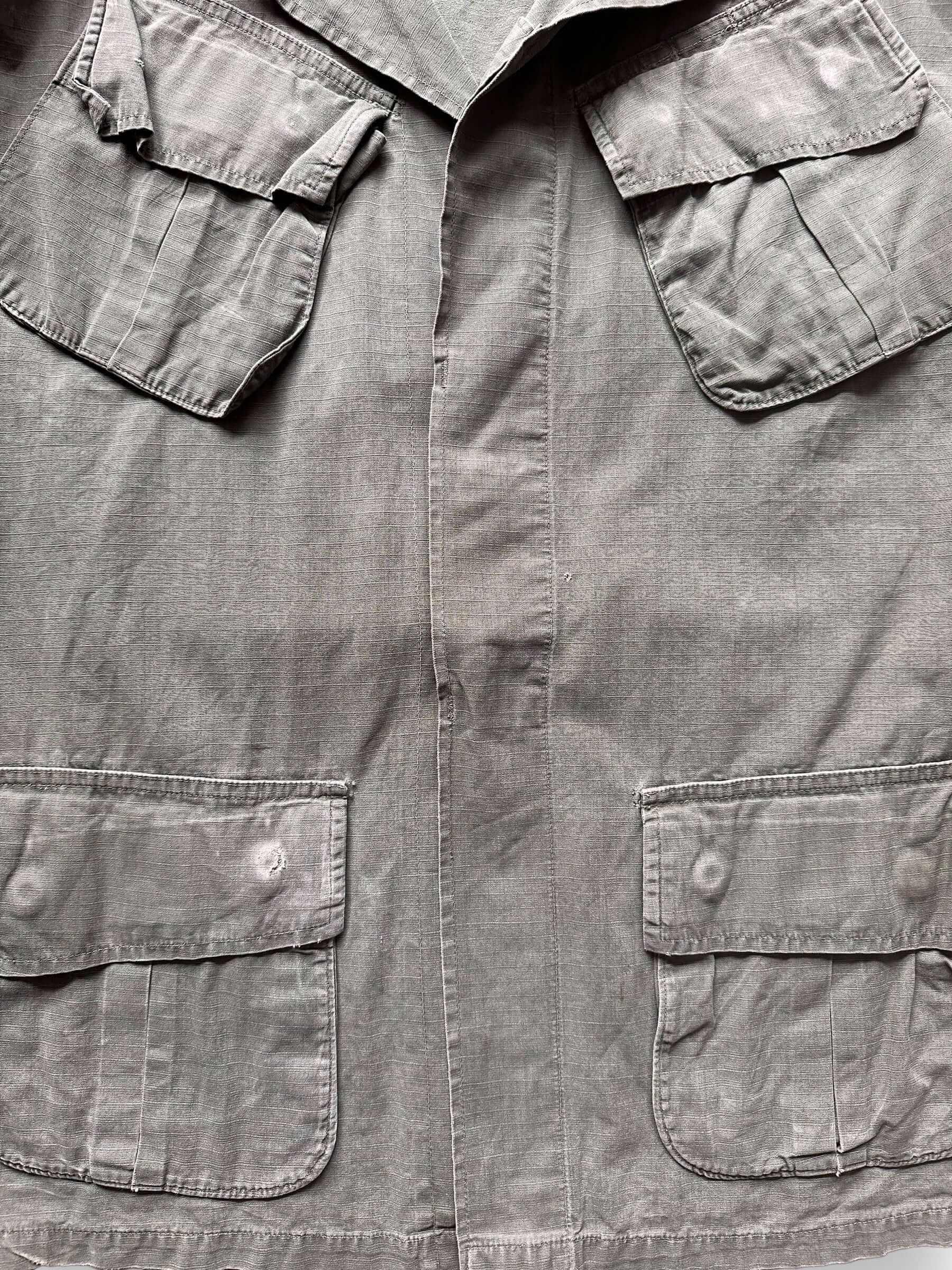 front close up of Vintage Vietnam Era Jungle Shirt SZ M