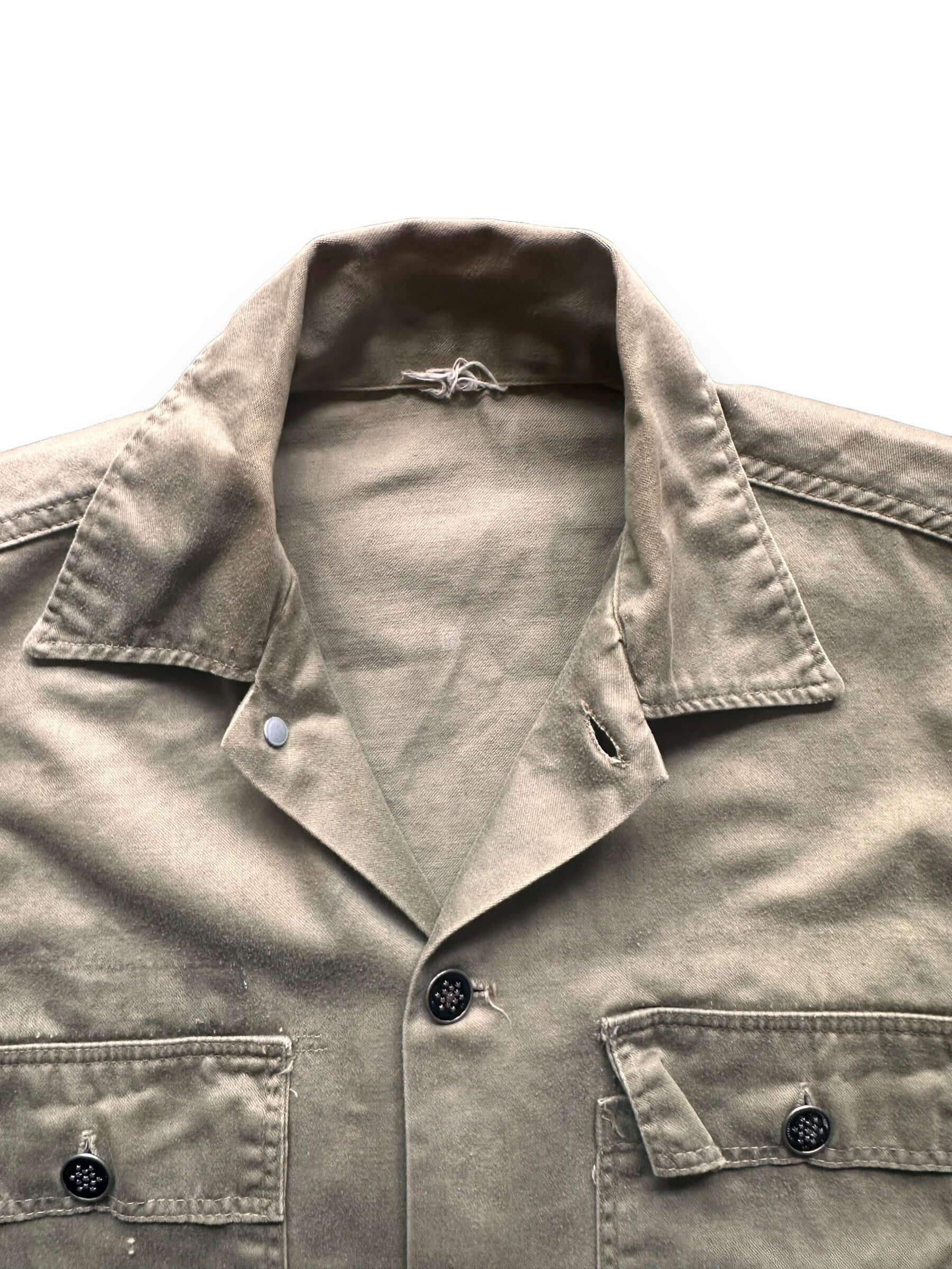 collar on Vintage WWII Era 13 Star Faded Military Shirt SZ S