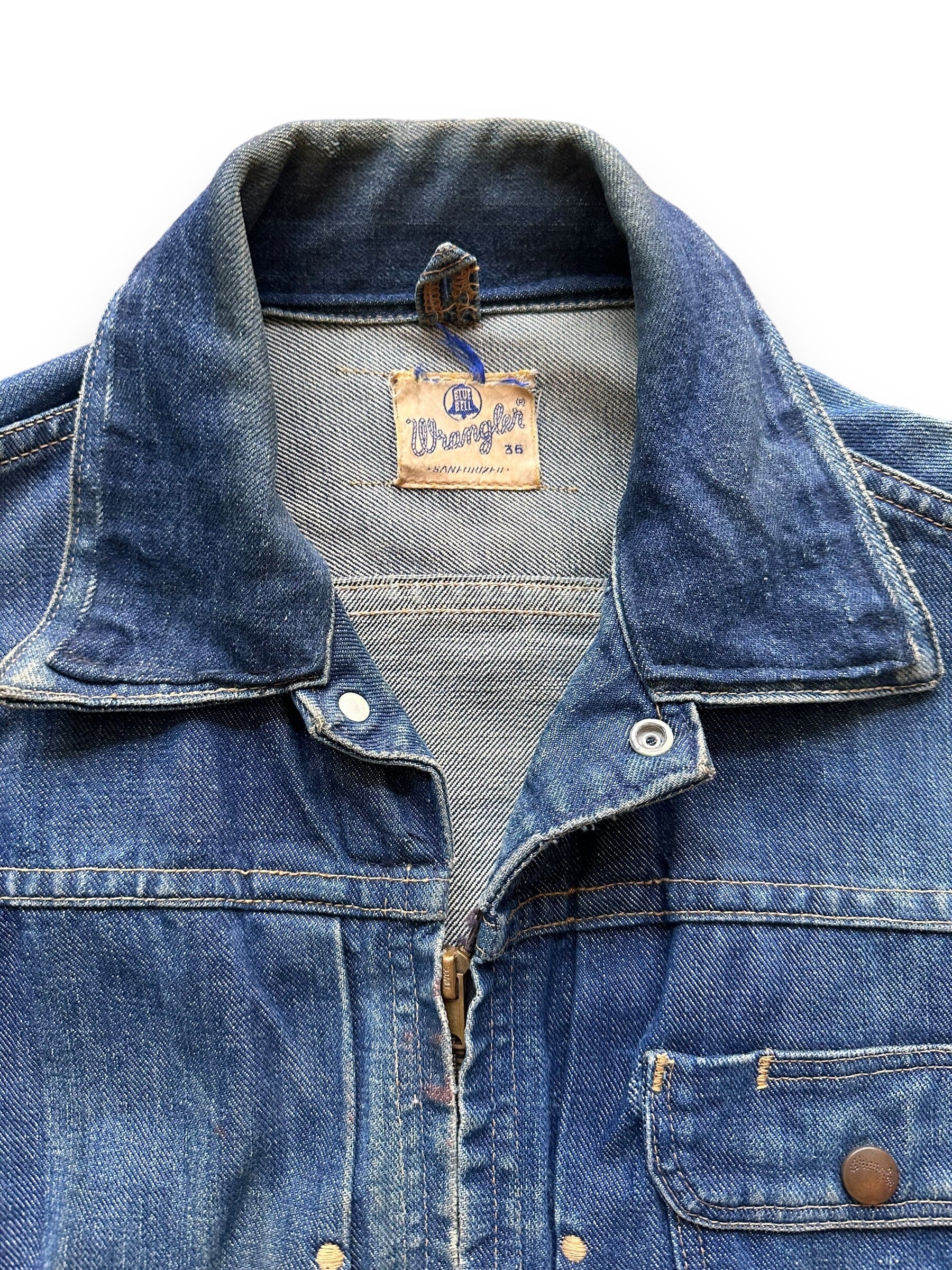 collar of Vintage Wrangler One Pocket 11MJZ Denim Jacket SZ 36