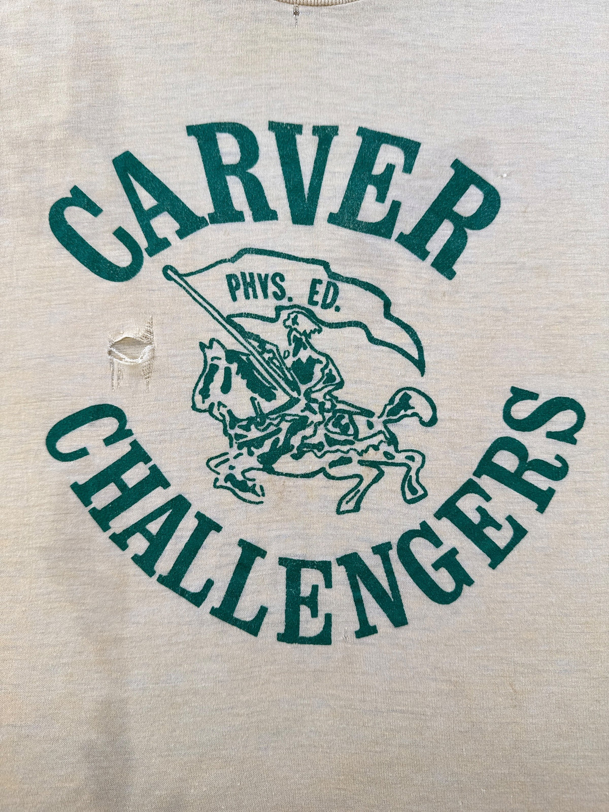 Front graphic on Vintage 70s Era Carver Challengers Tee SZ L (Fits M)