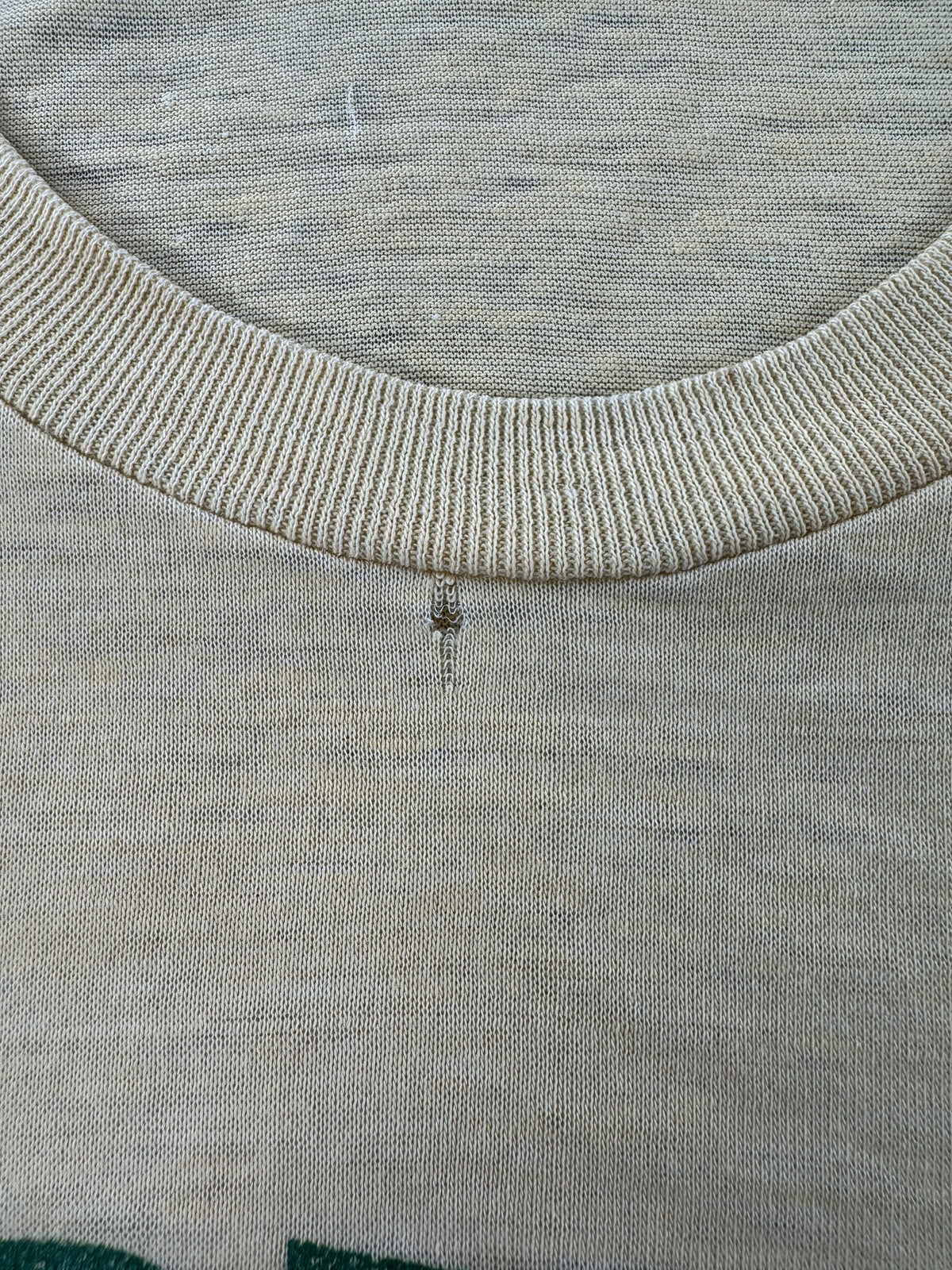 Small hole under collar on Vintage 70s Era Carver Challengers Tee SZ L (Fits M)