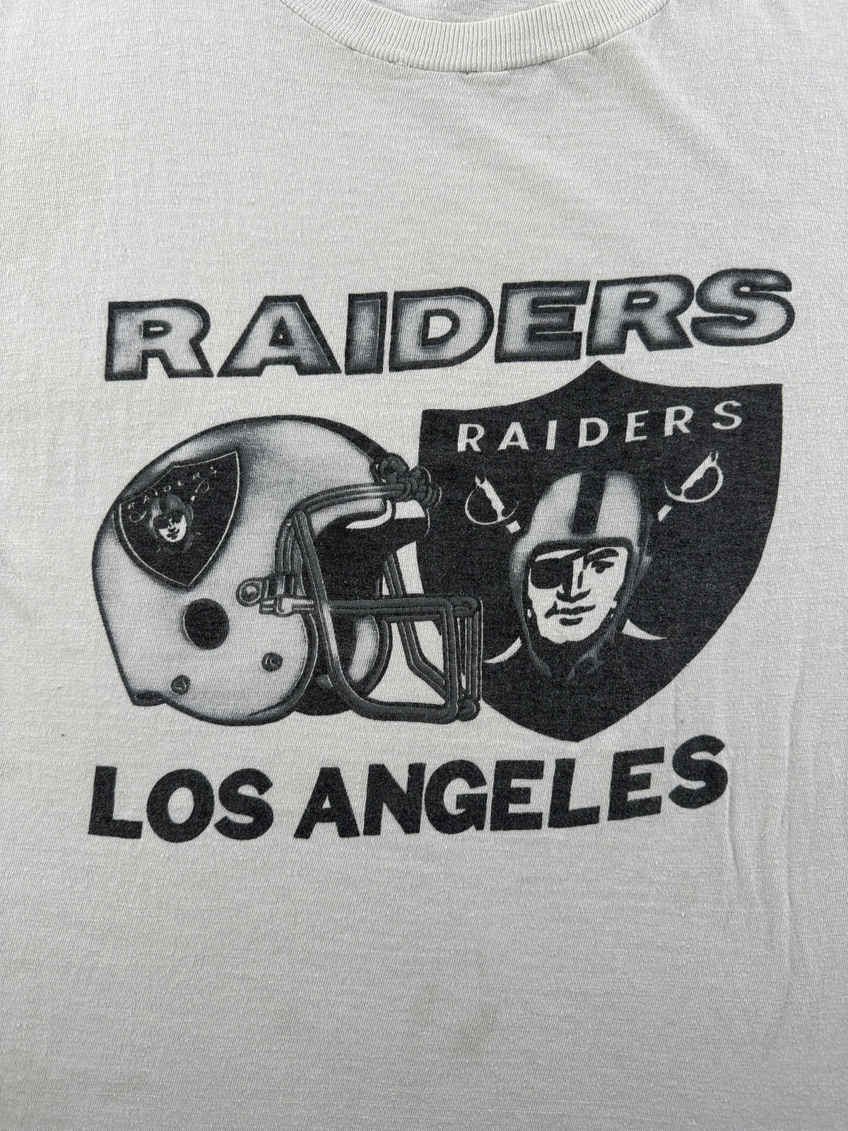 Front graphic on Vintage Raiders Tee SZ XL